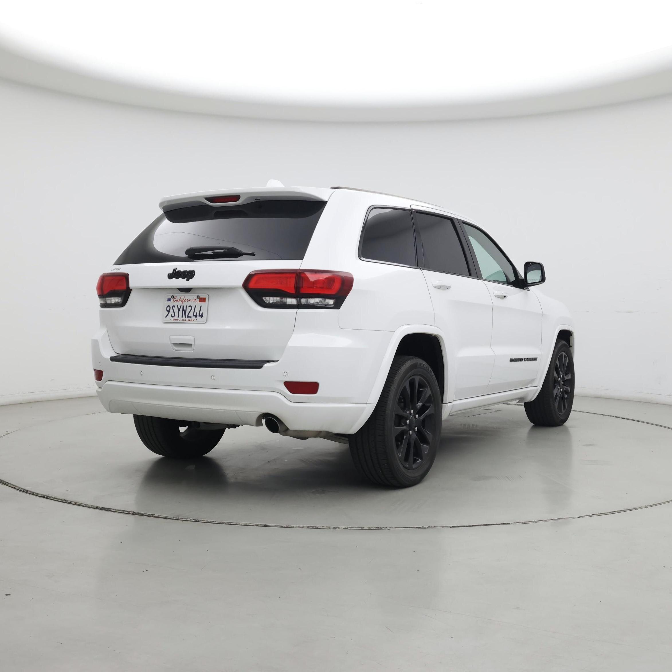 Thumbnail: 2022 Jeep Grand Cherokee - 8