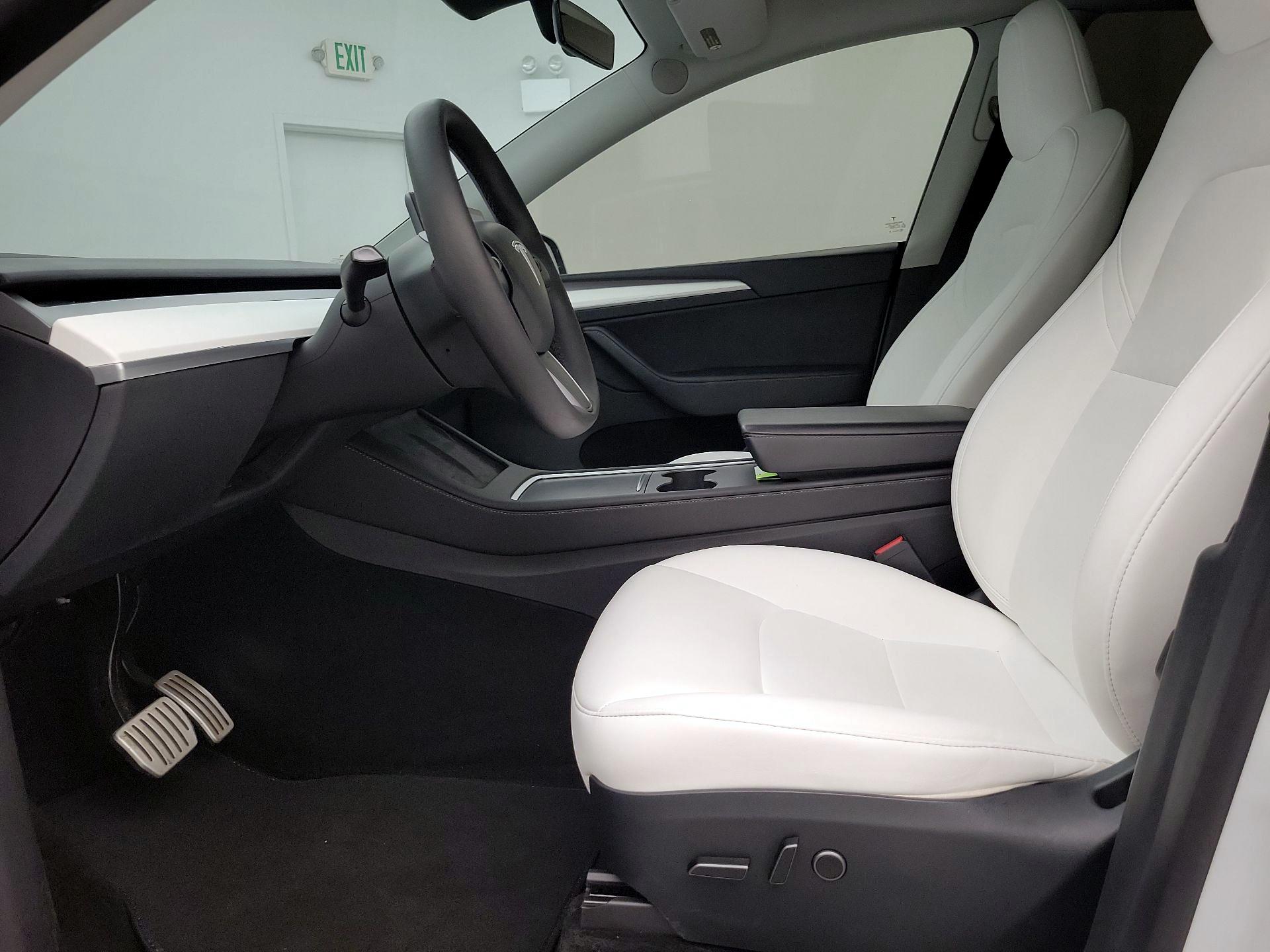 Thumbnail: 2023 Tesla Model Y - 11