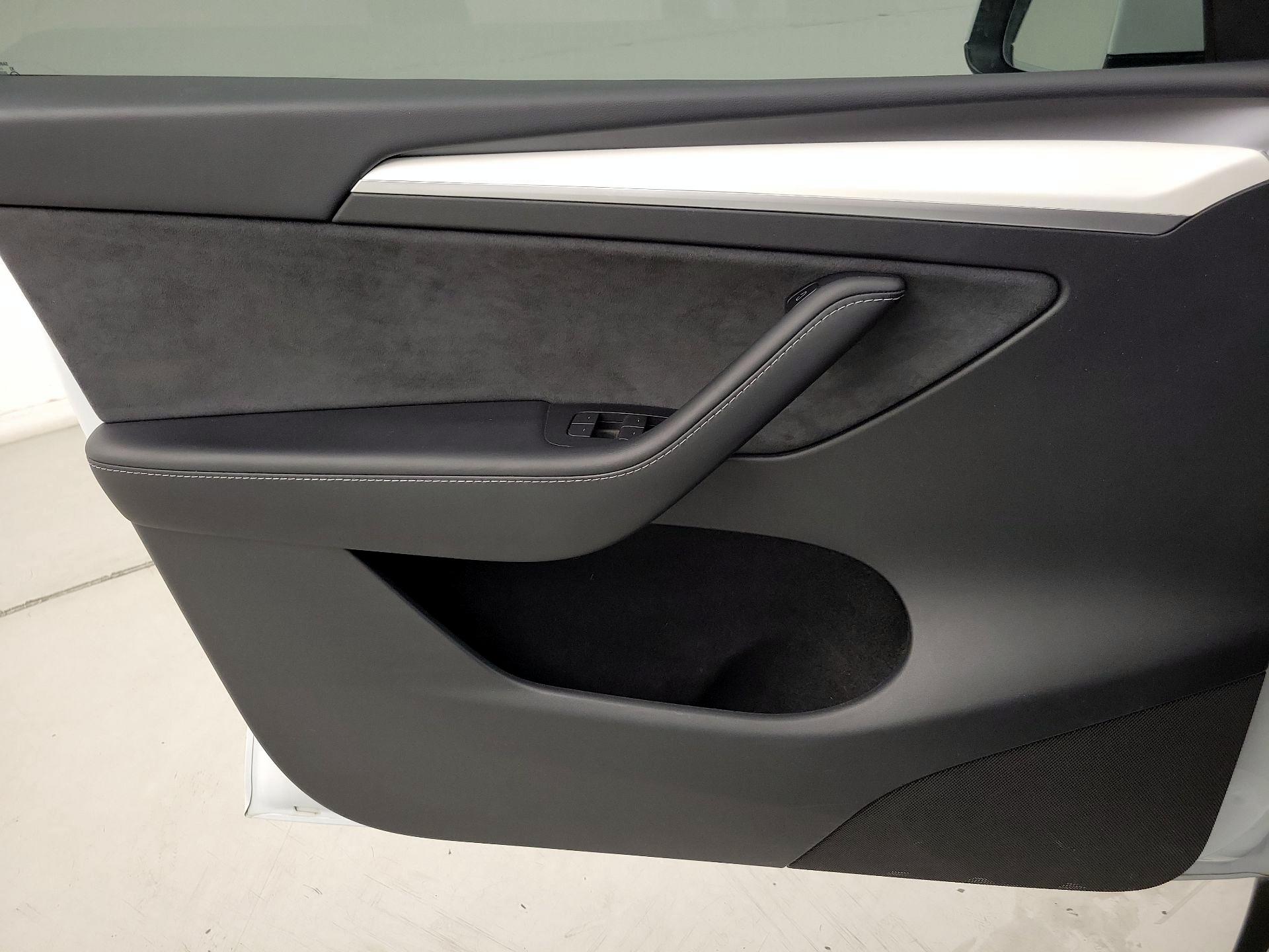 Thumbnail: 2023 Tesla Model Y - 12