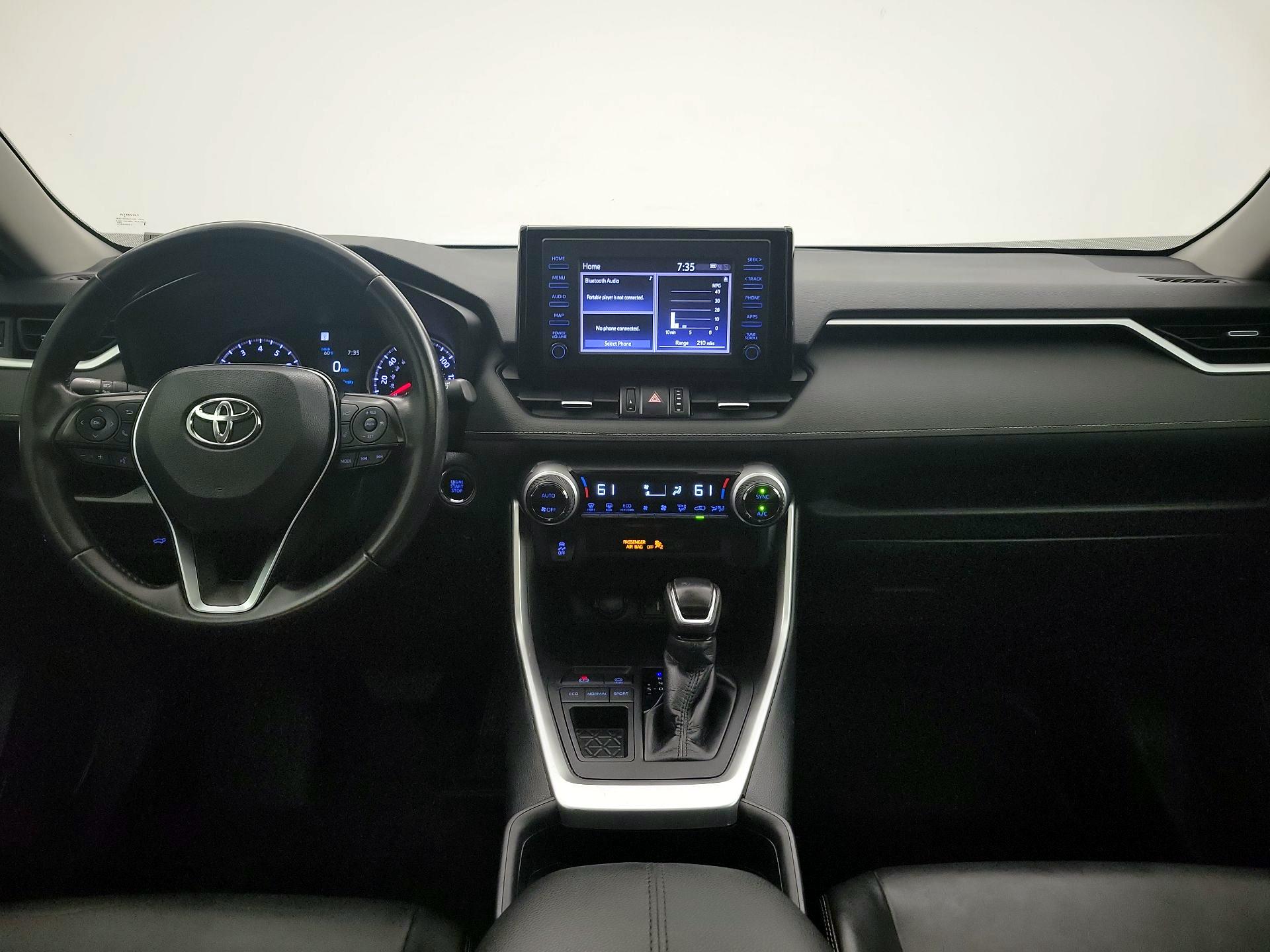 Thumbnail: 2019 Toyota RAV4 - 9