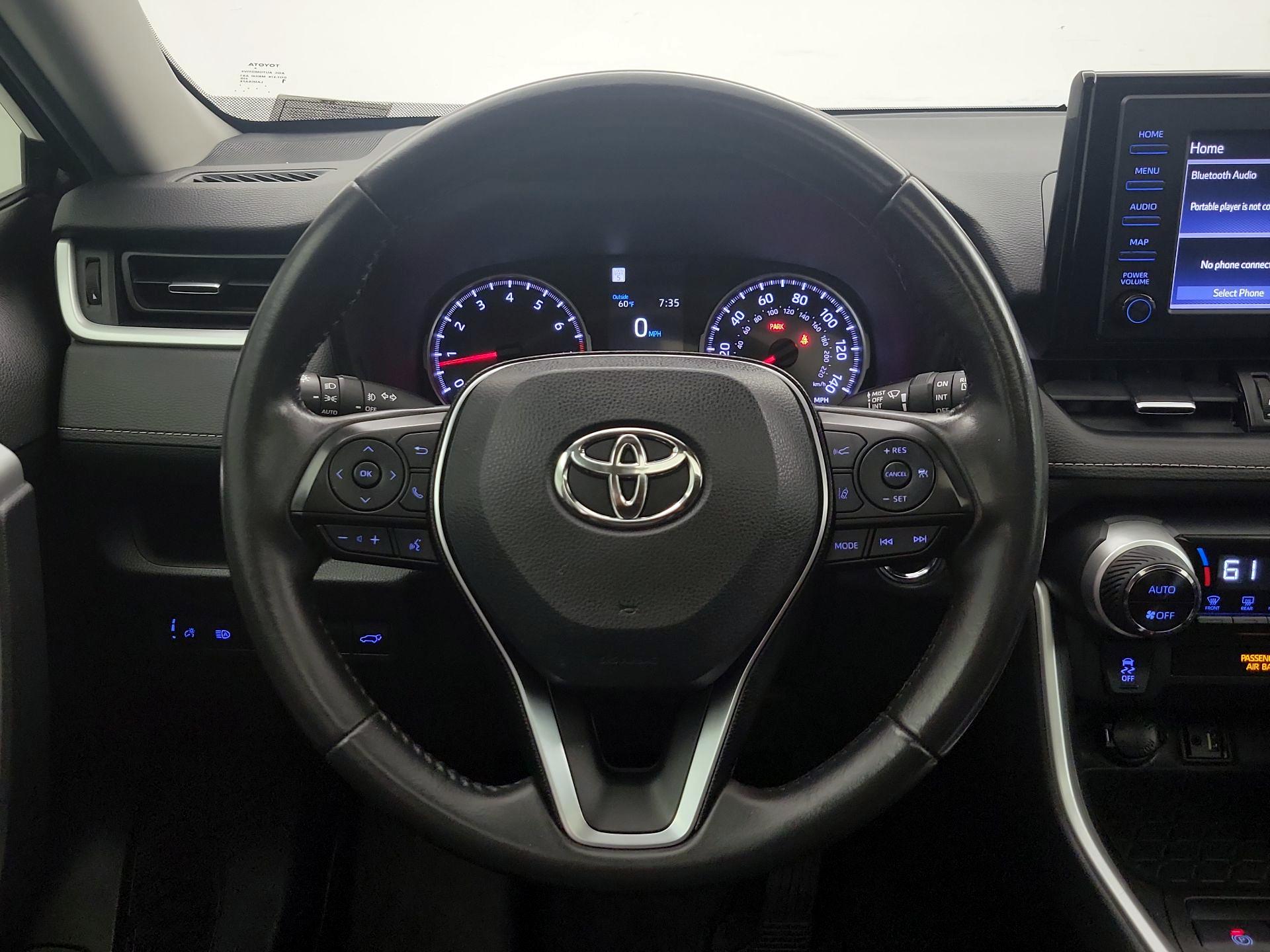 Thumbnail: 2019 Toyota RAV4 - 10