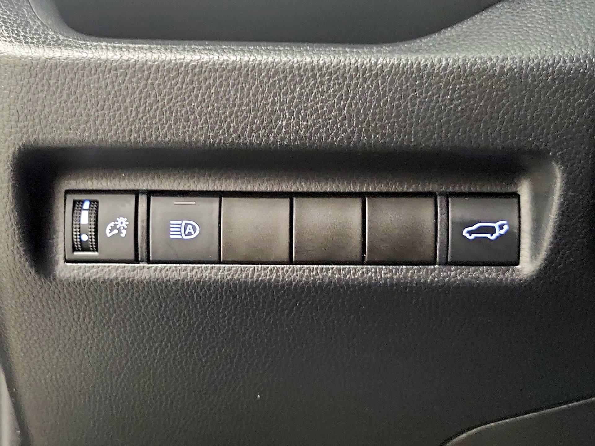 Thumbnail: 2019 Toyota RAV4 - 13
