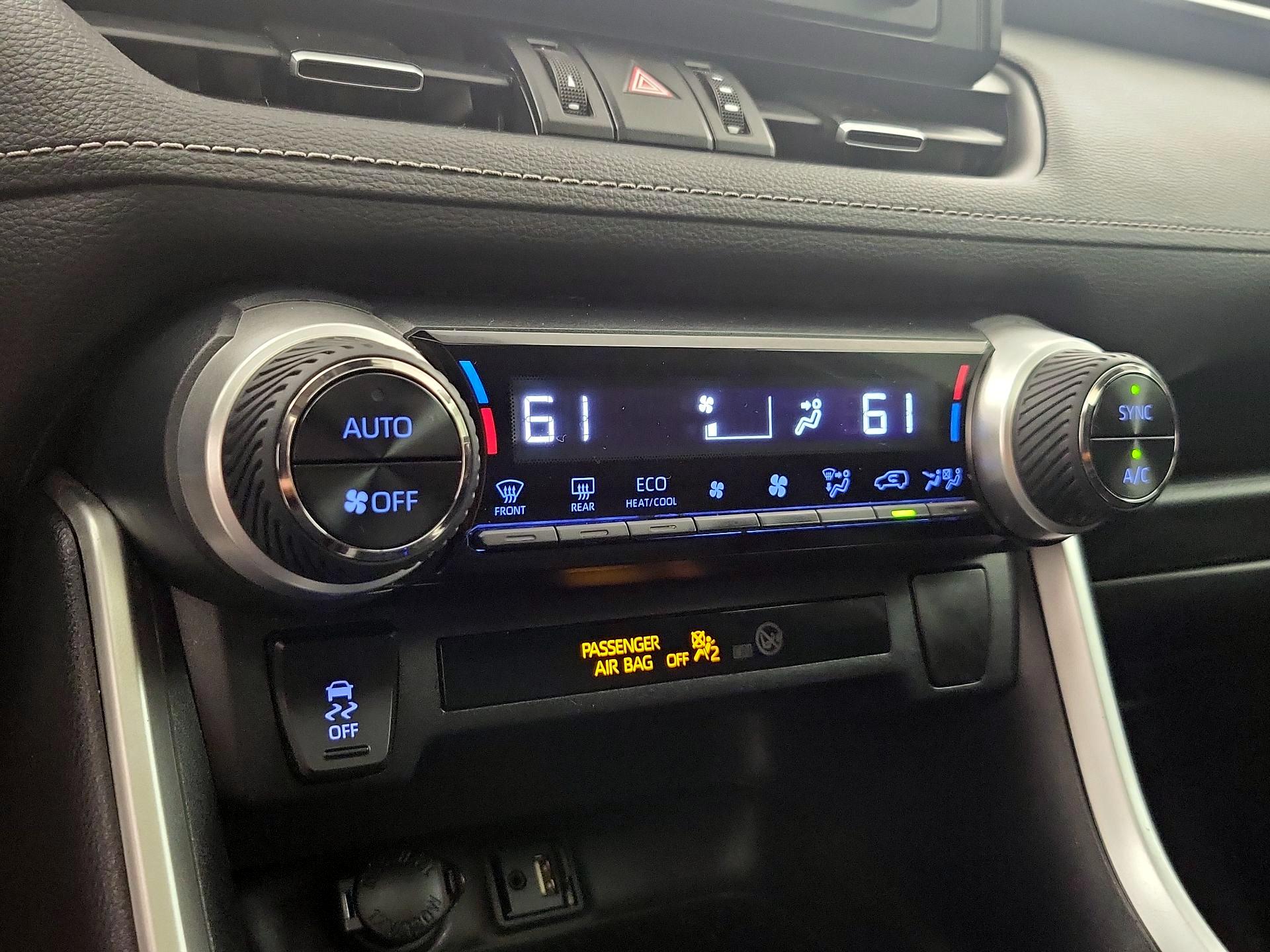 Thumbnail: 2019 Toyota RAV4 - 16