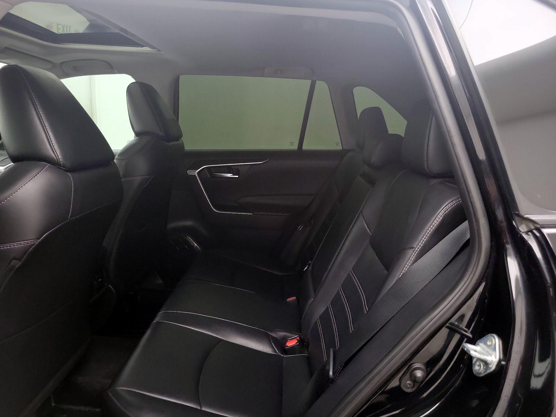 Thumbnail: 2019 Toyota RAV4 - 20