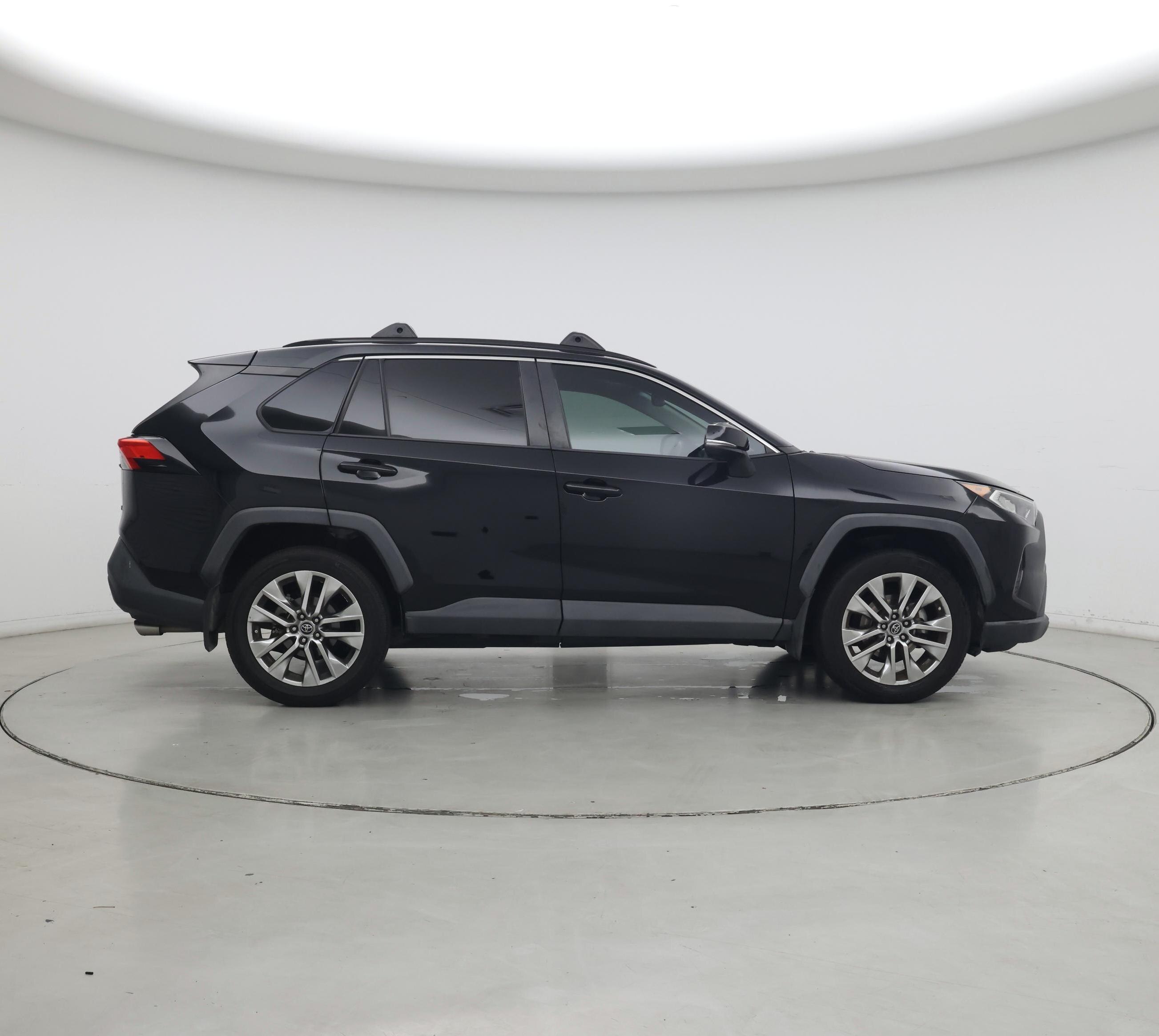 Thumbnail: 2019 Toyota RAV4 - 7