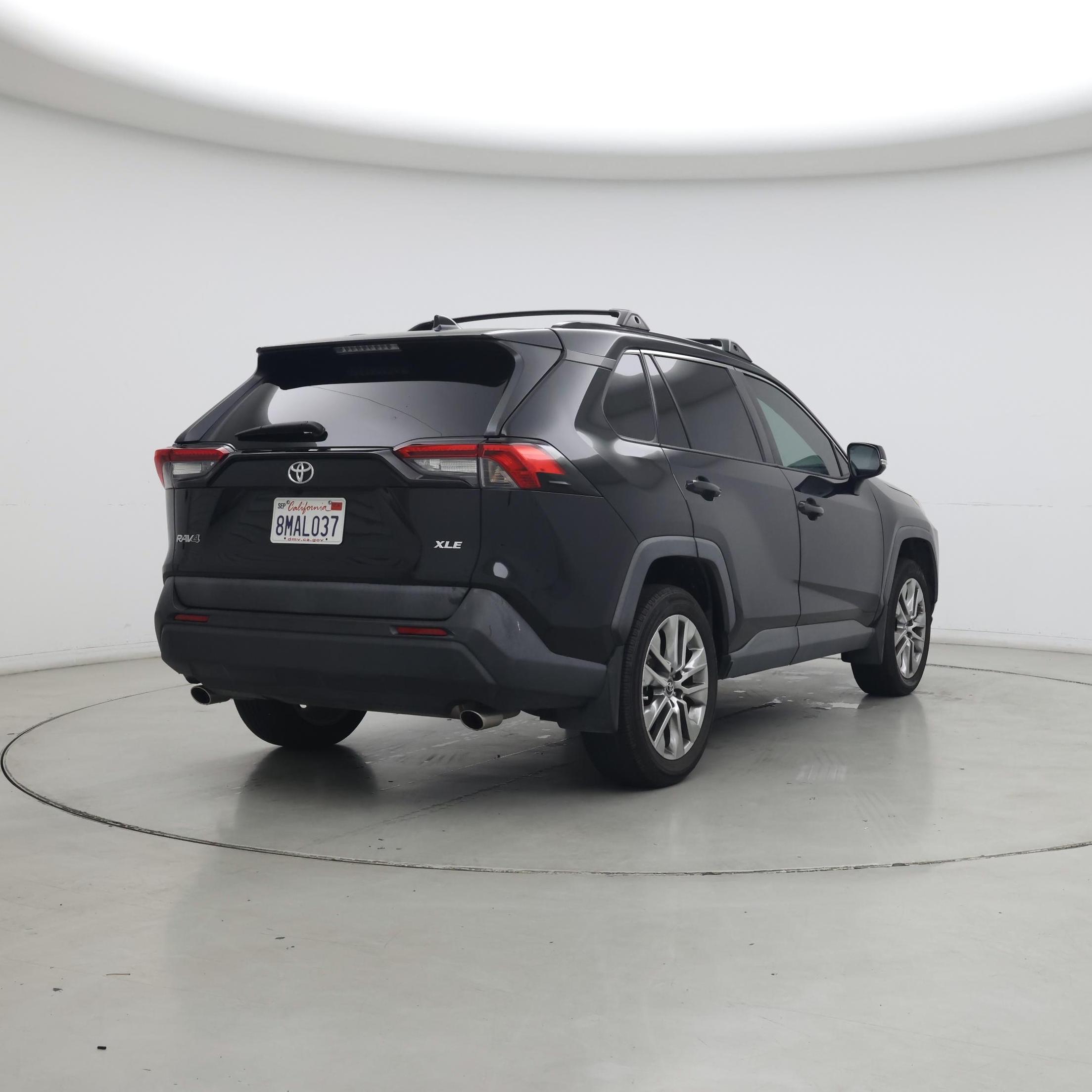 Thumbnail: 2019 Toyota RAV4 - 8