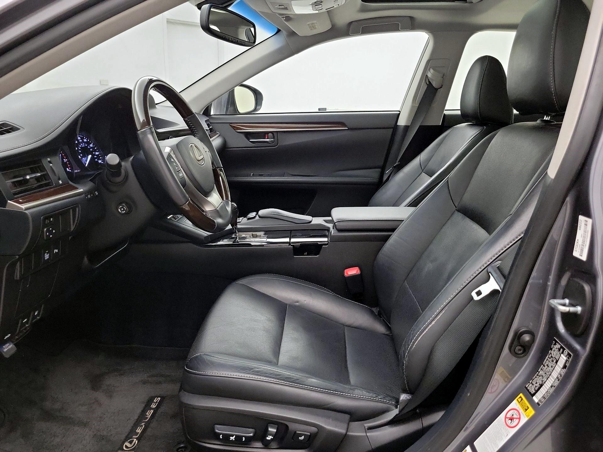 Thumbnail: 2014 Lexus ES - 11