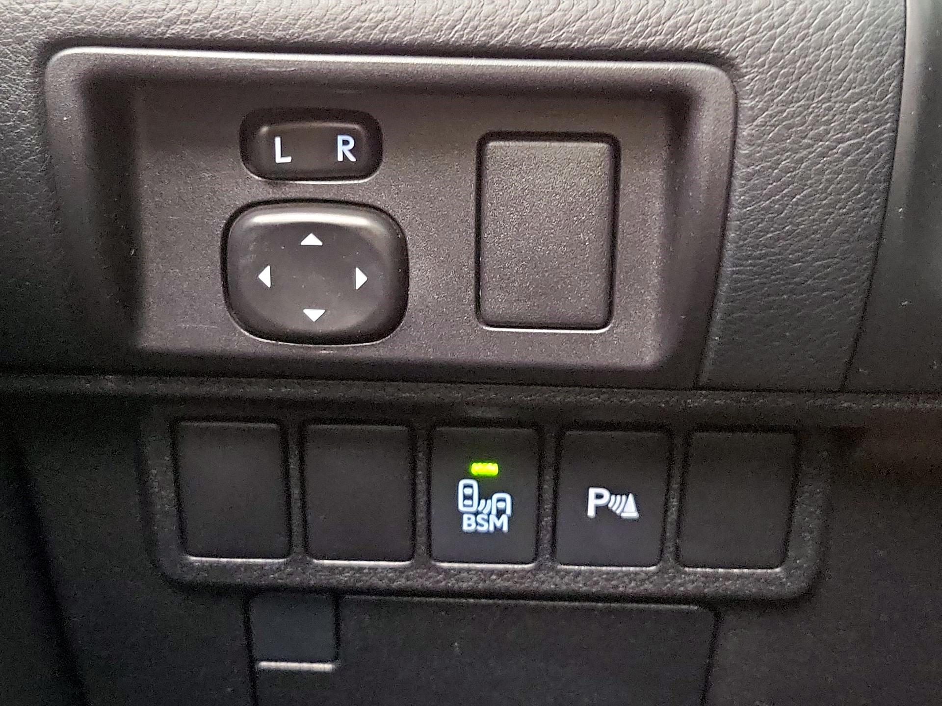 Thumbnail: 2014 Lexus ES - 13