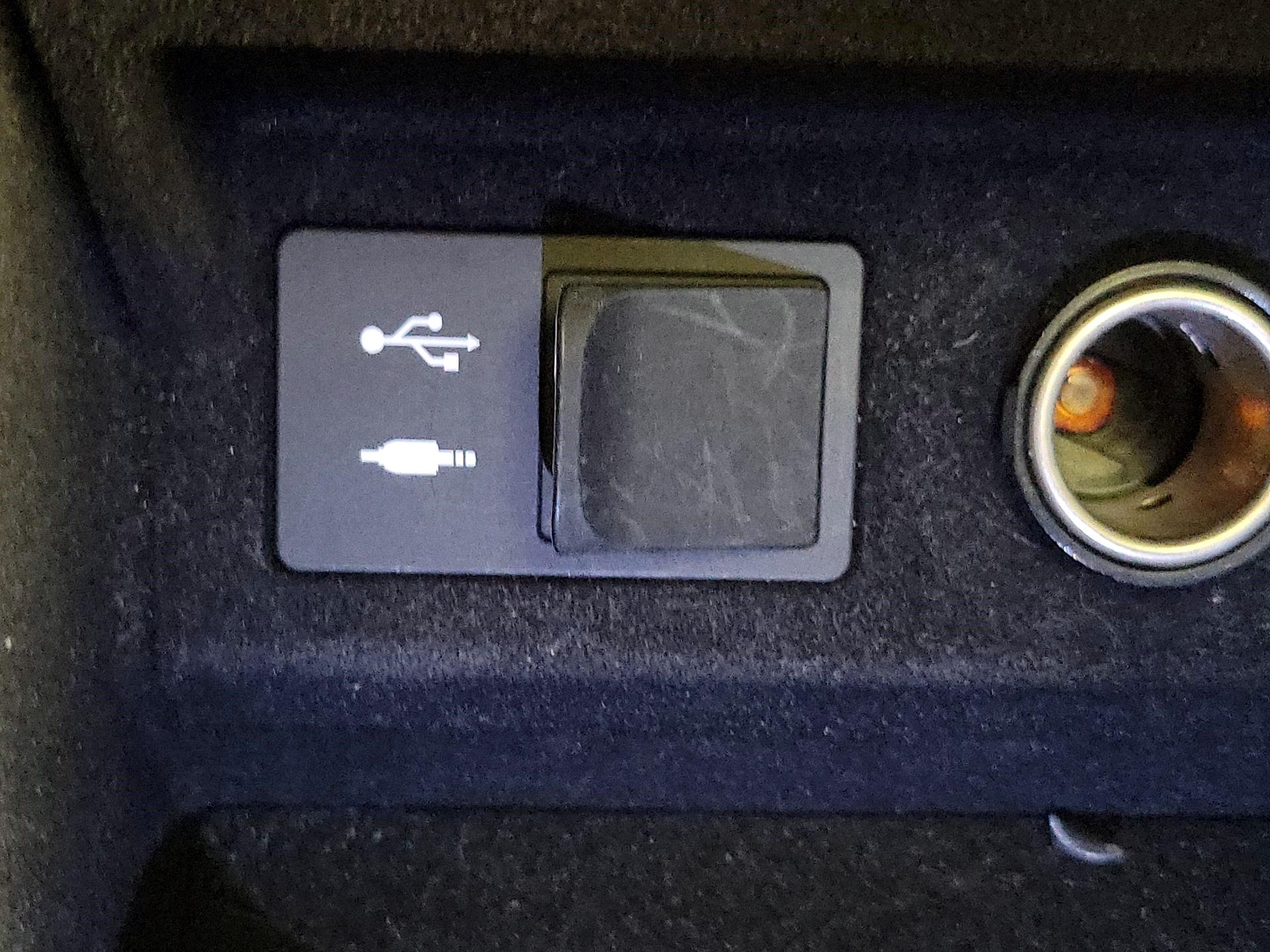 Thumbnail: 2014 Lexus ES - 19