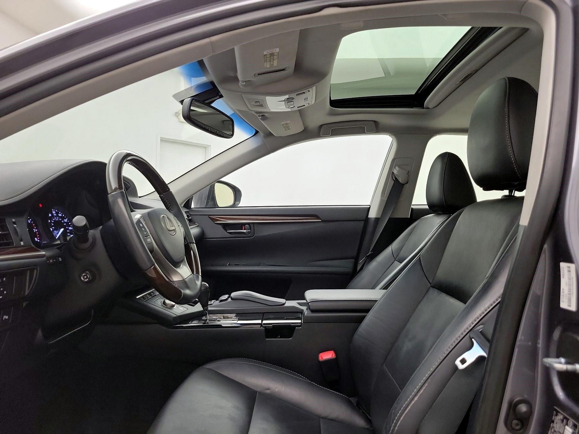 Thumbnail: 2014 Lexus ES - 20