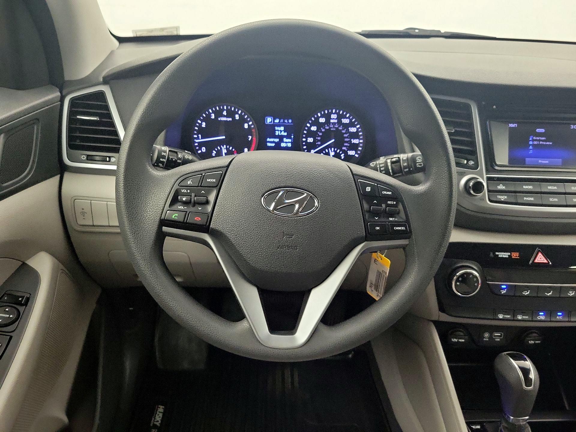 Thumbnail: 2016 Hyundai Tucson - 10