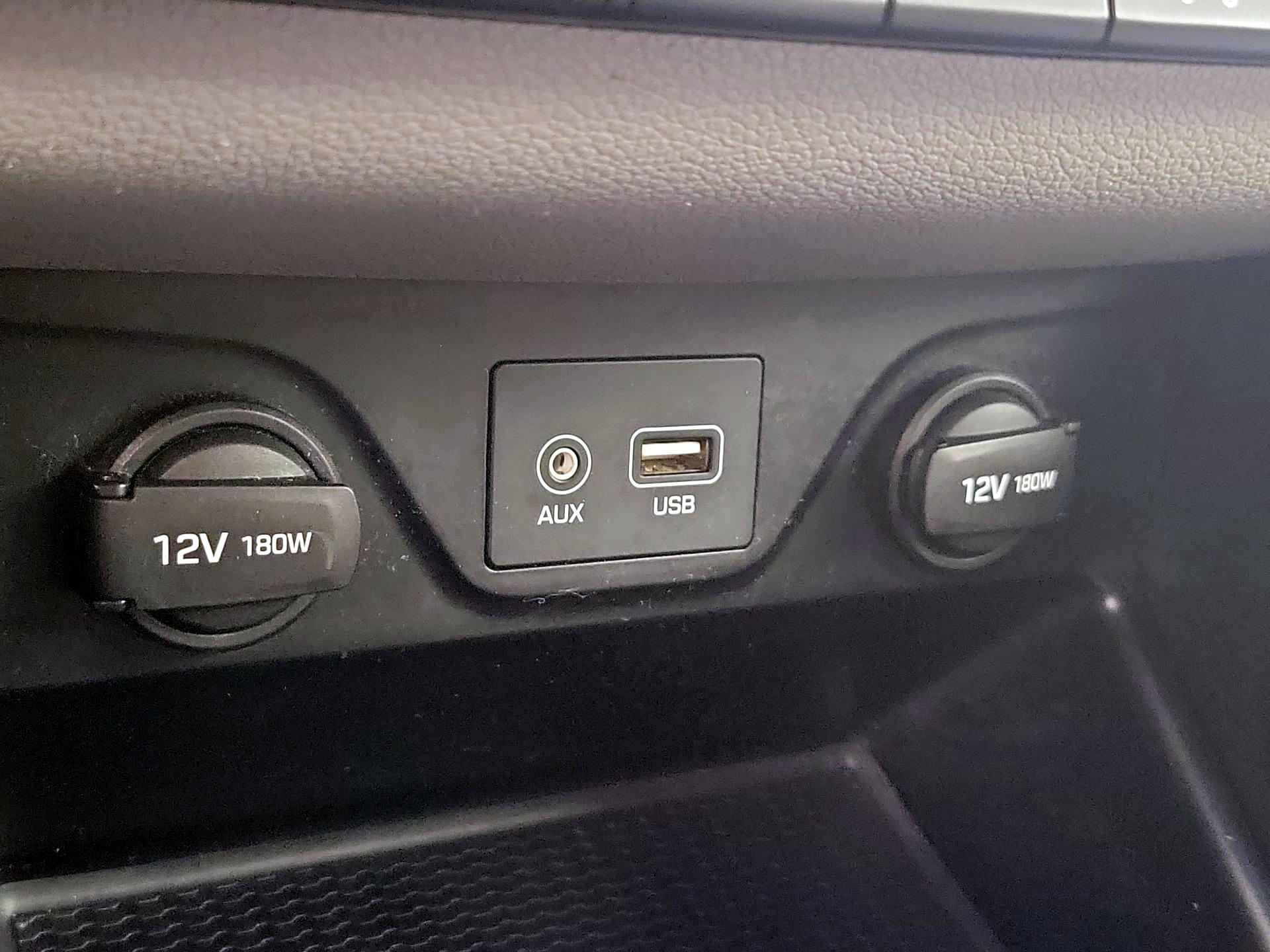 Thumbnail: 2016 Hyundai Tucson - 18