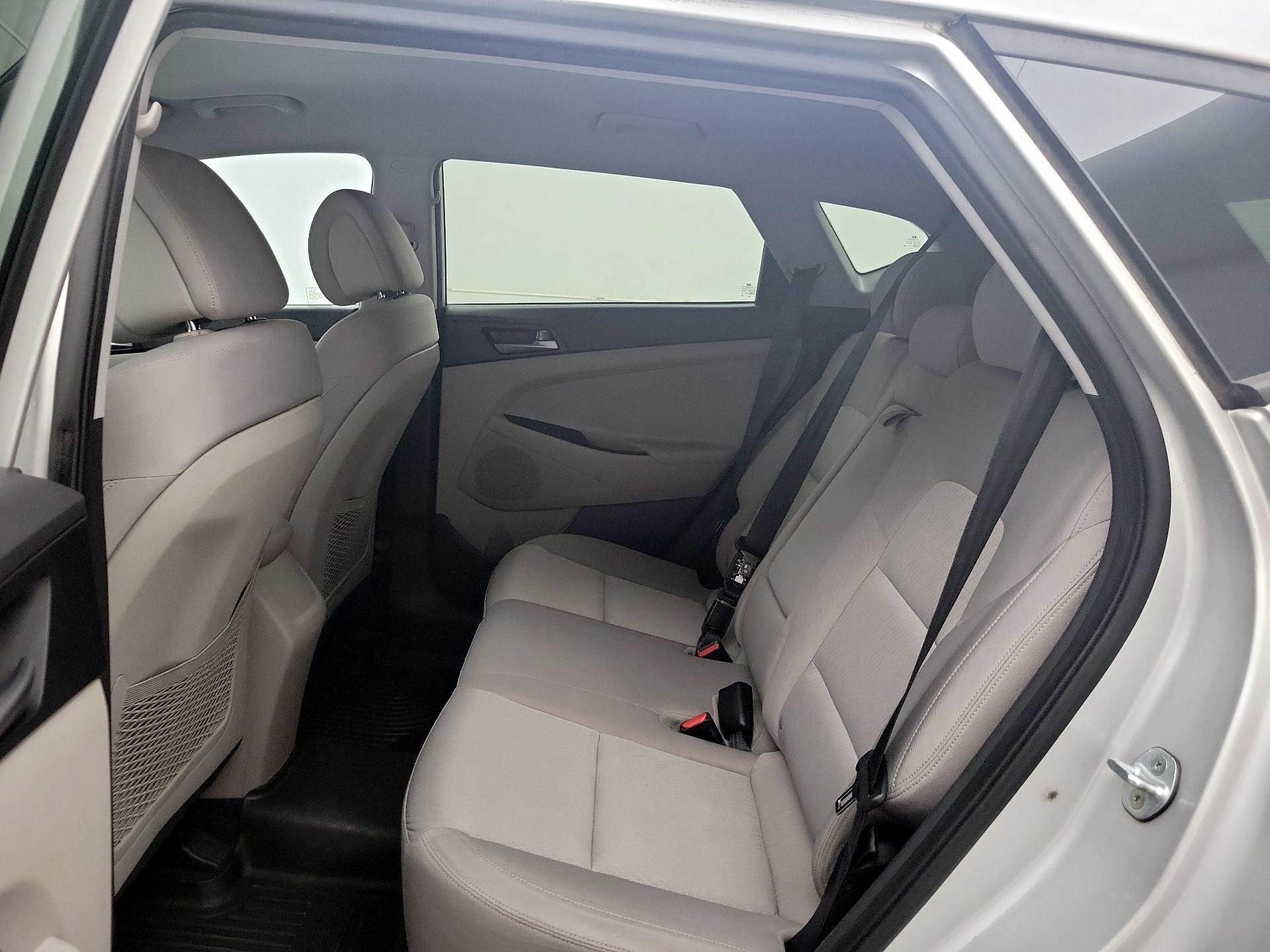 Thumbnail: 2016 Hyundai Tucson - 19