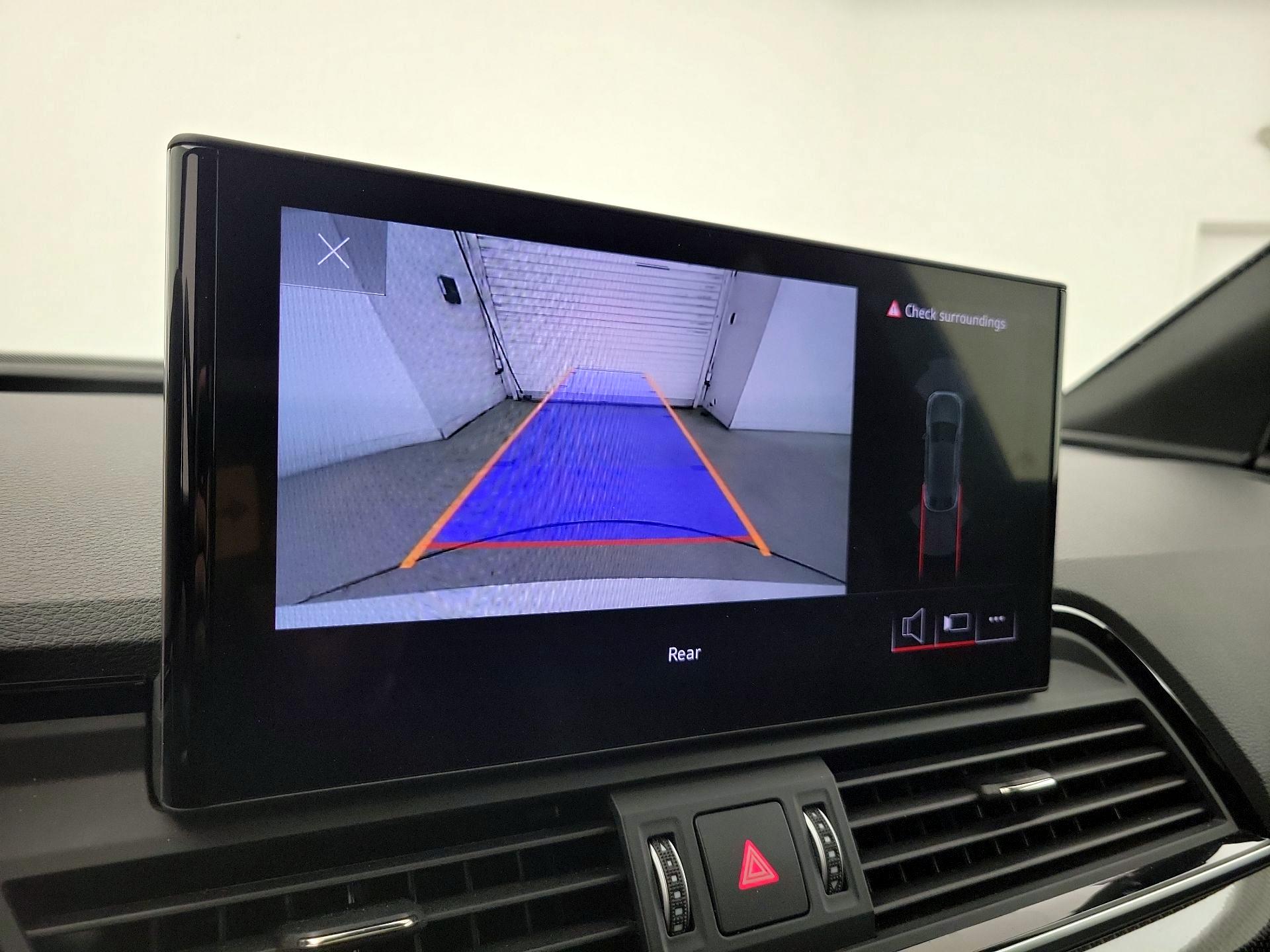 Thumbnail: 2022 Audi SQ5 - 14