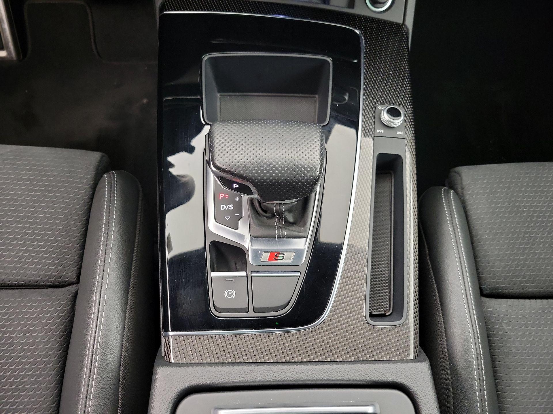 Thumbnail: 2022 Audi SQ5 - 17