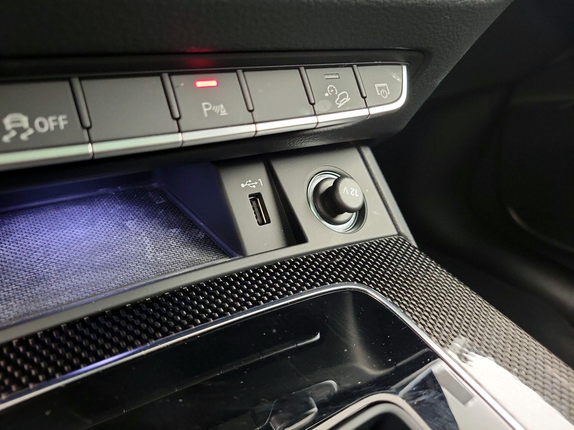 Thumbnail: 2022 Audi SQ5 - 18