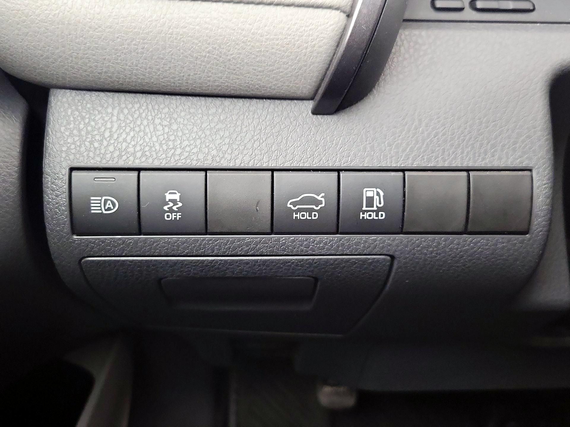 Thumbnail: 2020 Toyota Camry - 13