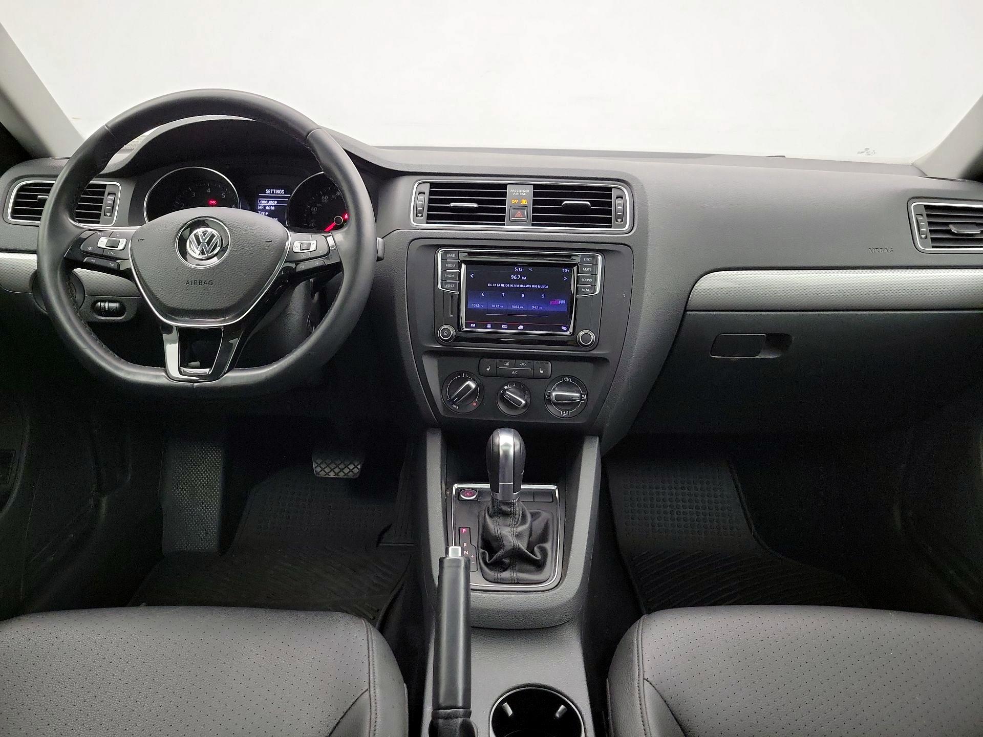 Thumbnail: 2017 Volkswagen Jetta - 9