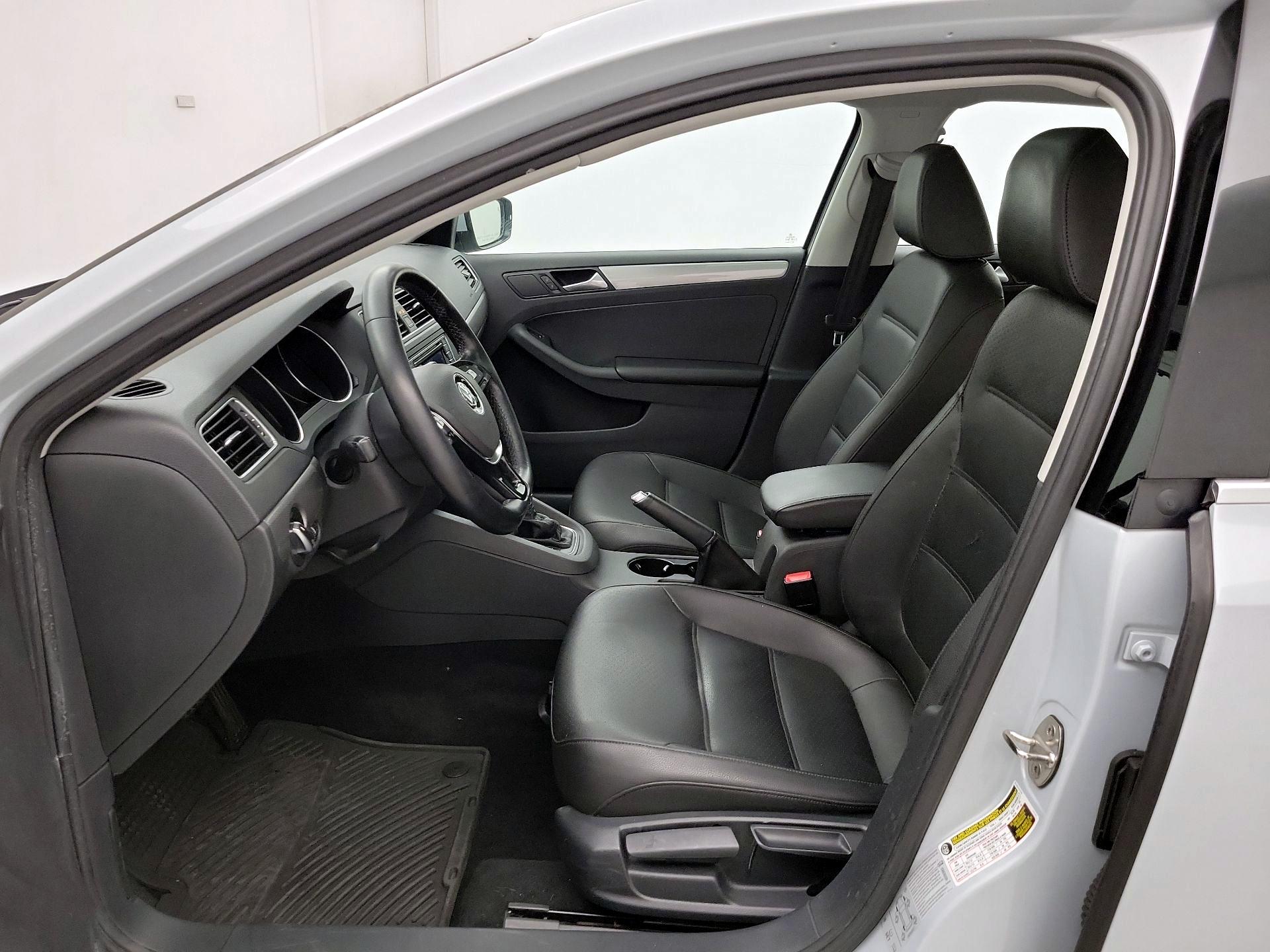 Thumbnail: 2017 Volkswagen Jetta - 11