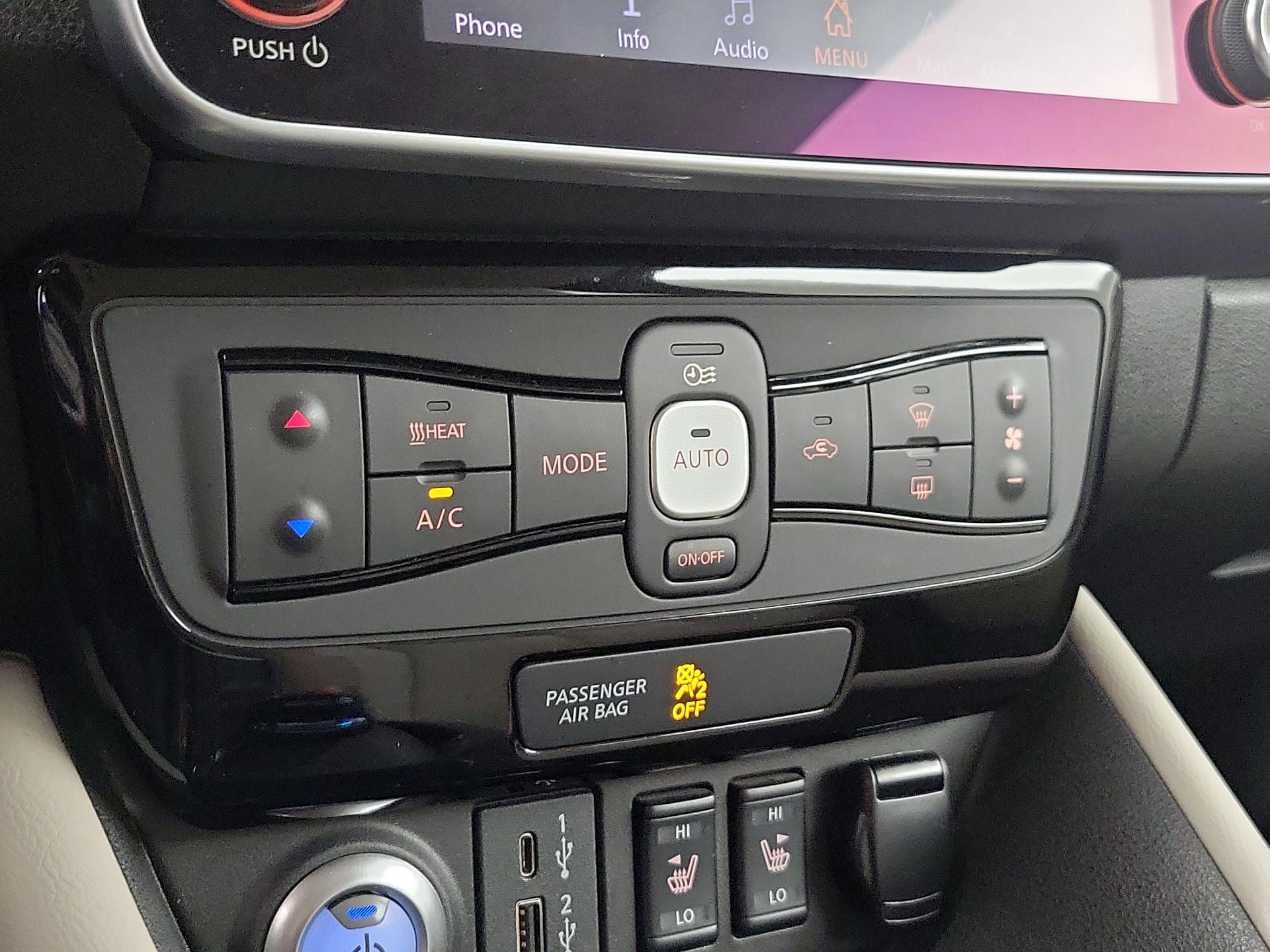 Thumbnail: 2020 Nissan Leaf - 17