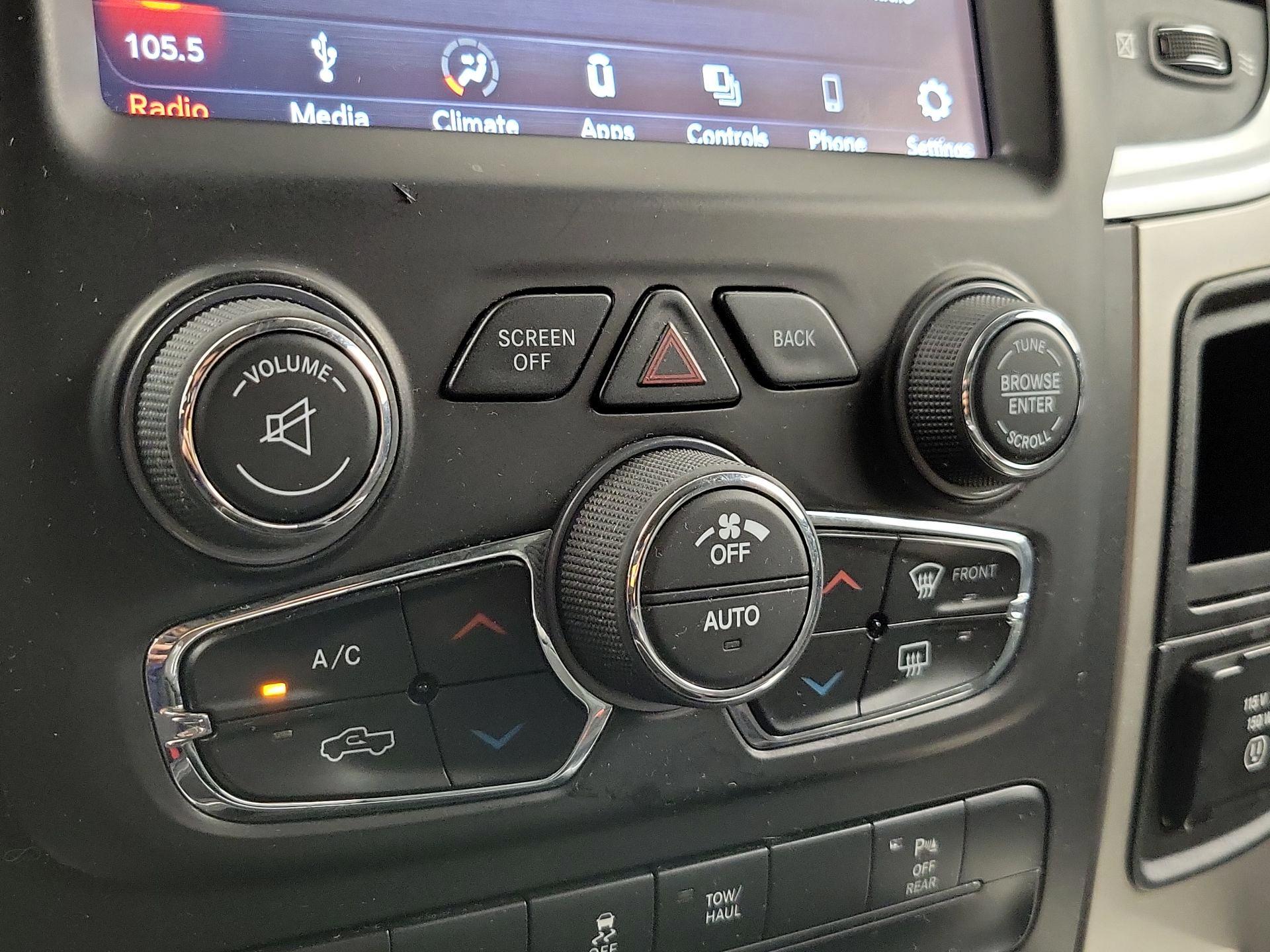 Thumbnail: 2019 RAM 1500 Classic - 16