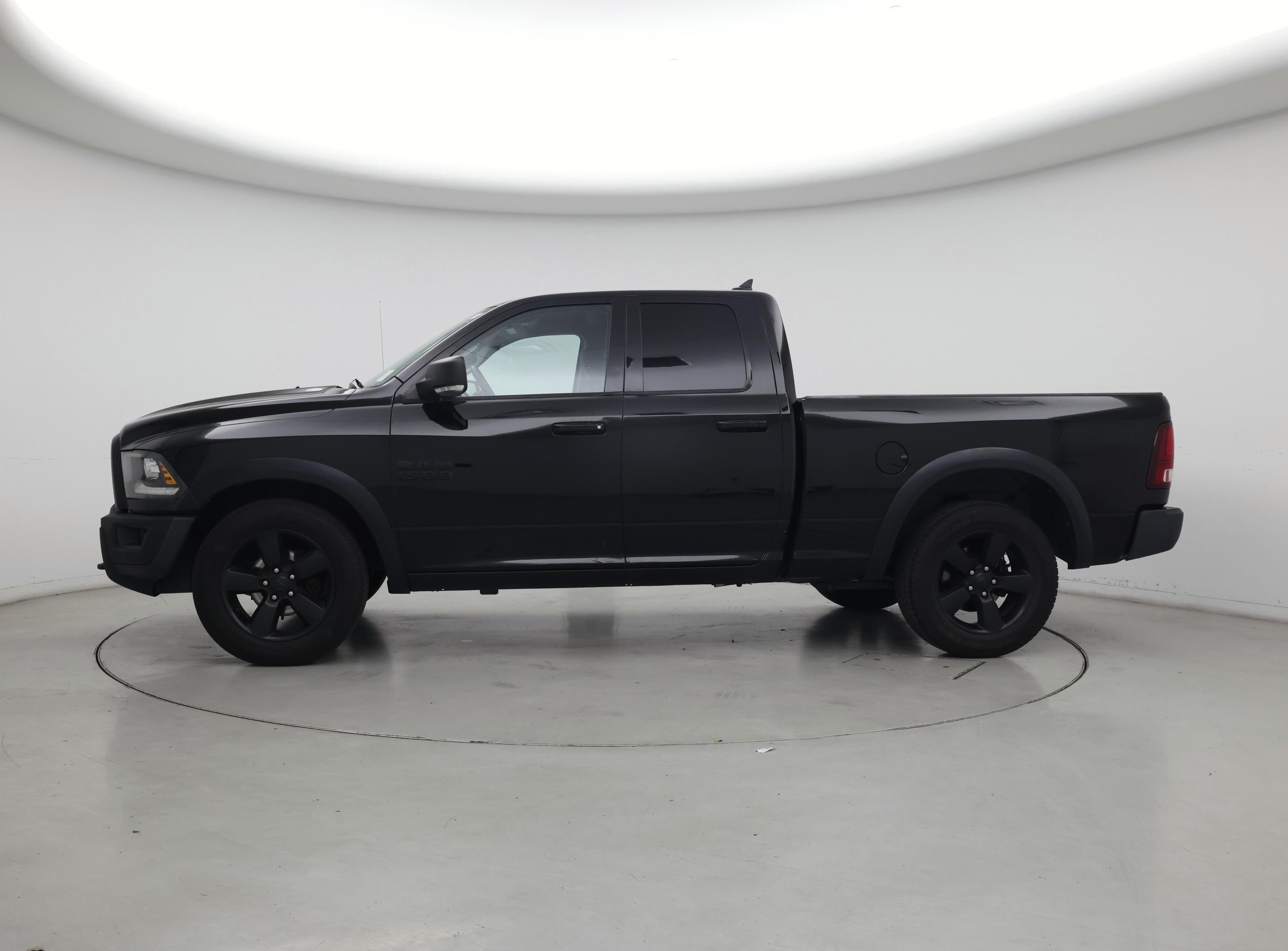 Thumbnail: 2019 RAM 1500 Classic - 3