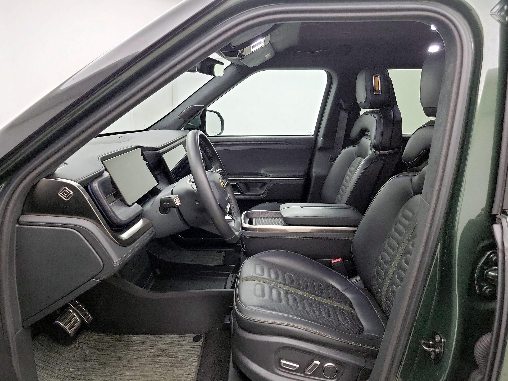 Thumbnail: 2024 Rivian R1T - 11