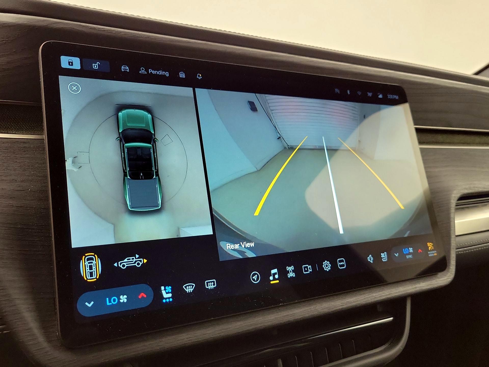 Thumbnail: 2024 Rivian R1T - 14