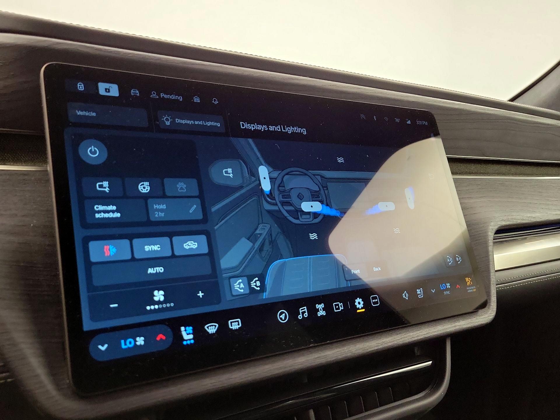 Thumbnail: 2024 Rivian R1T - 16