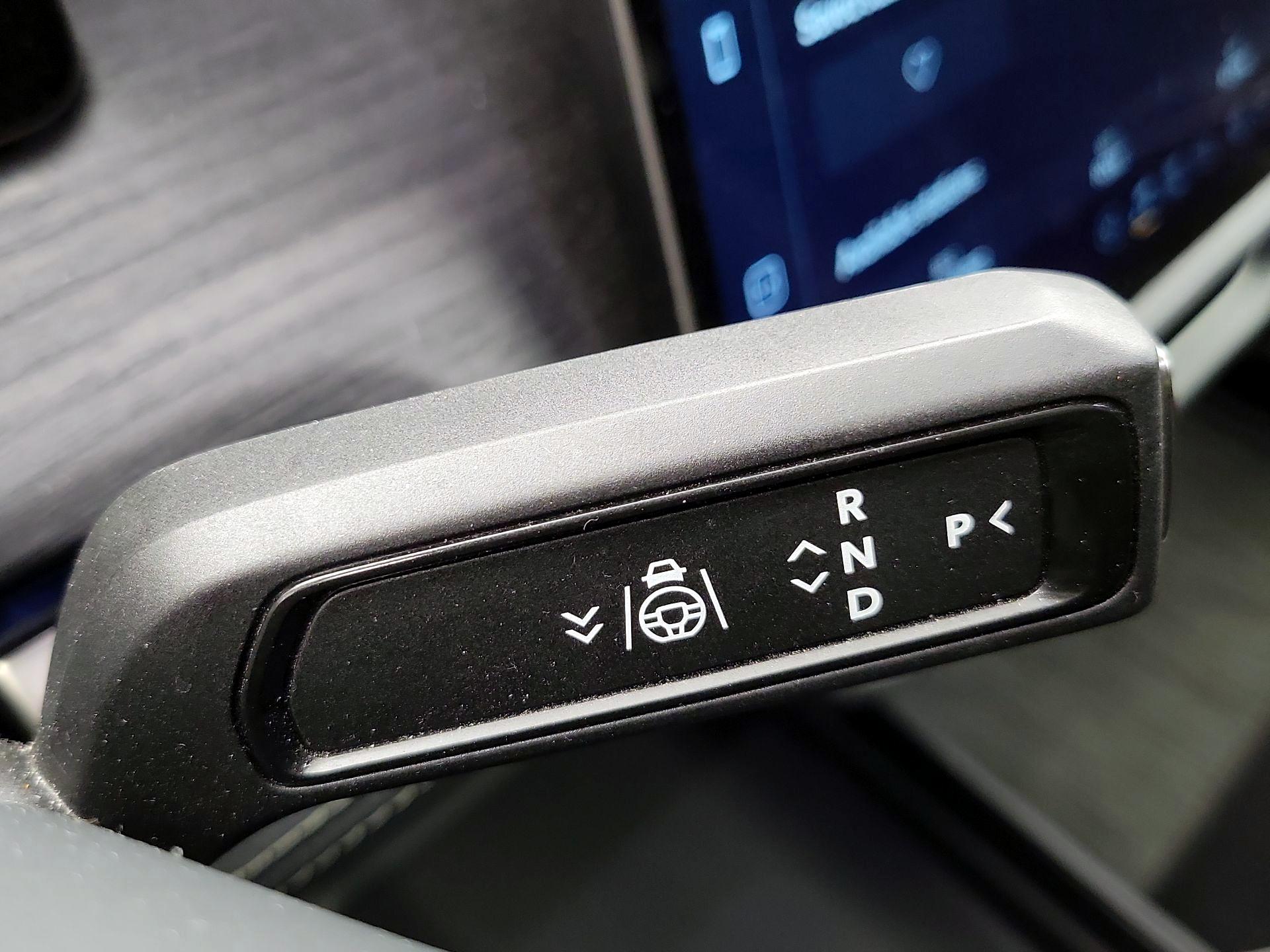 Thumbnail: 2024 Rivian R1T - 17