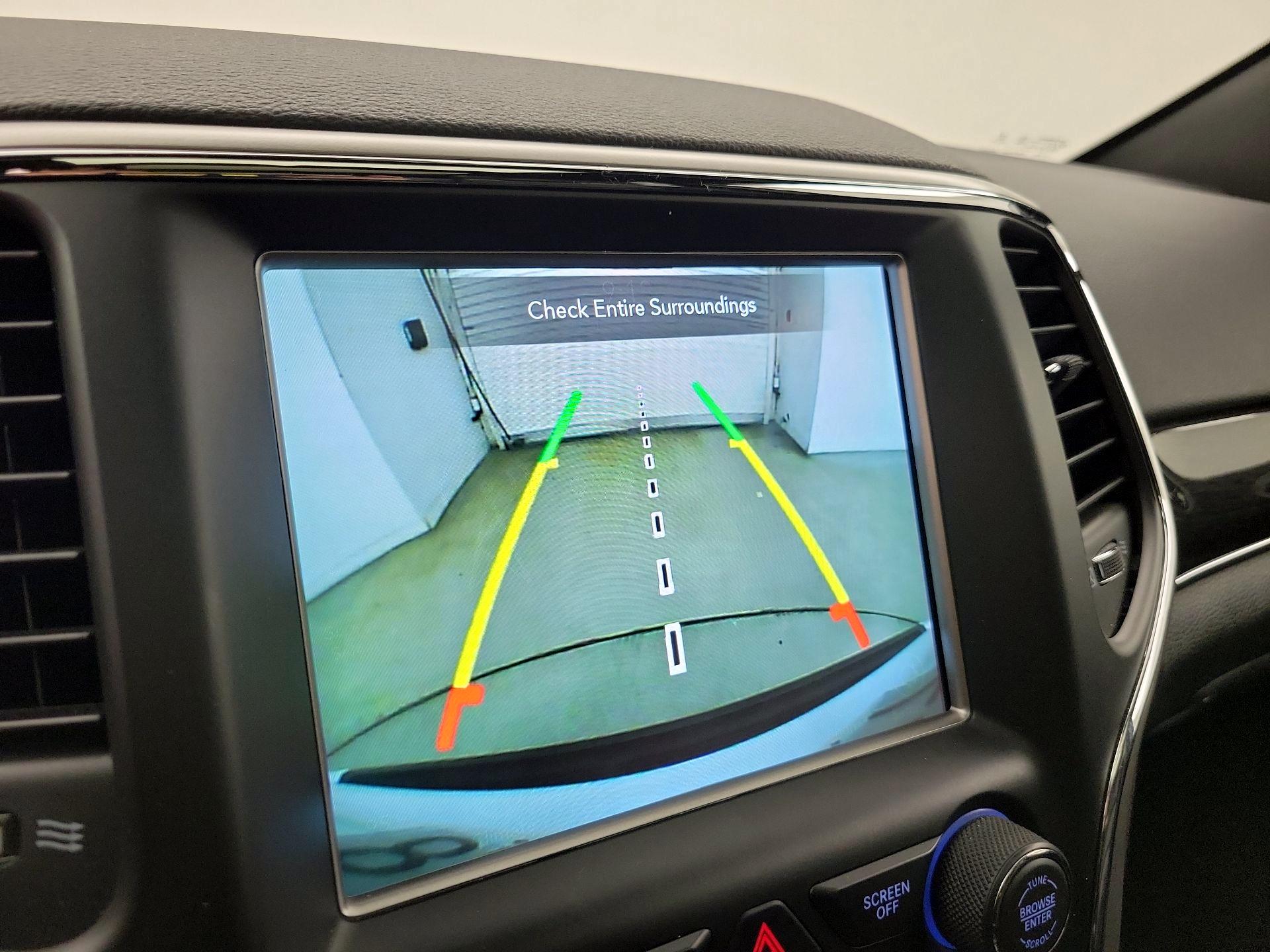 Thumbnail: 2018 Jeep Grand Cherokee - 15