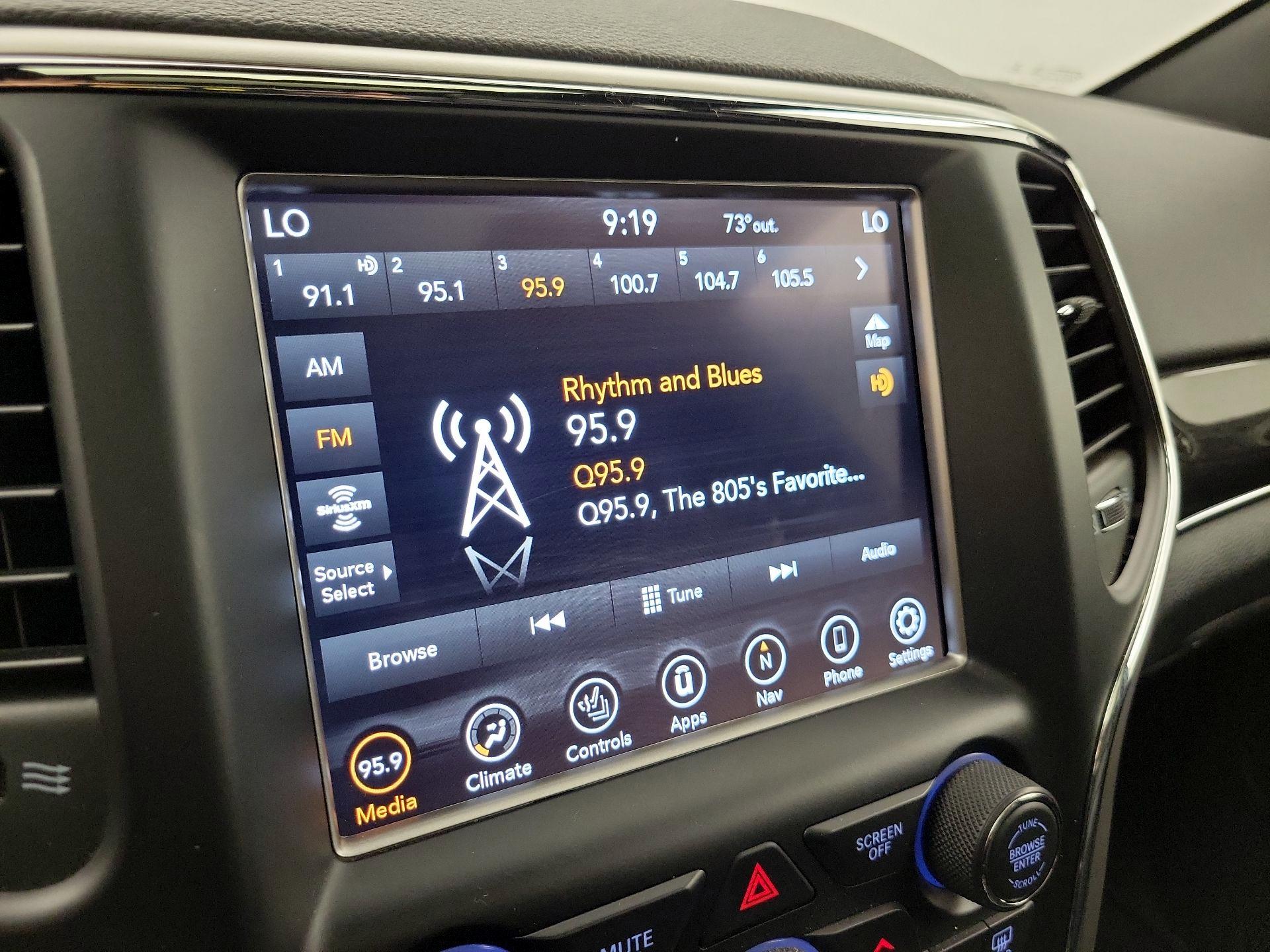 Thumbnail: 2018 Jeep Grand Cherokee - 16