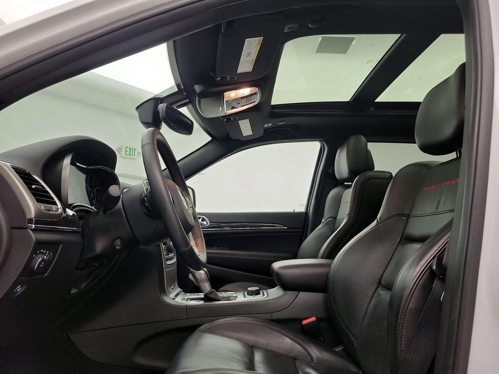 Thumbnail: 2018 Jeep Grand Cherokee - 20