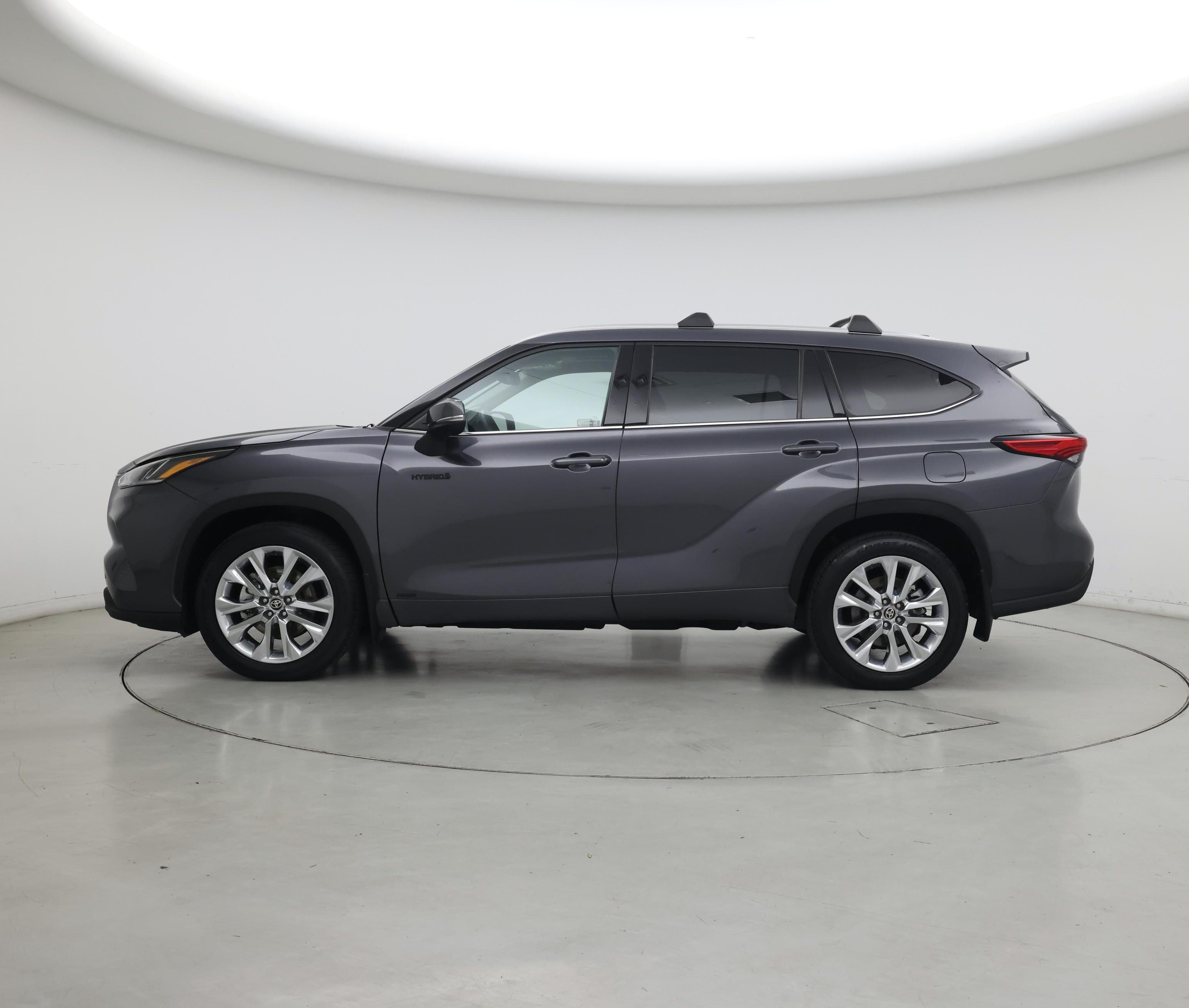 Thumbnail: 2021 Toyota Highlander - 3