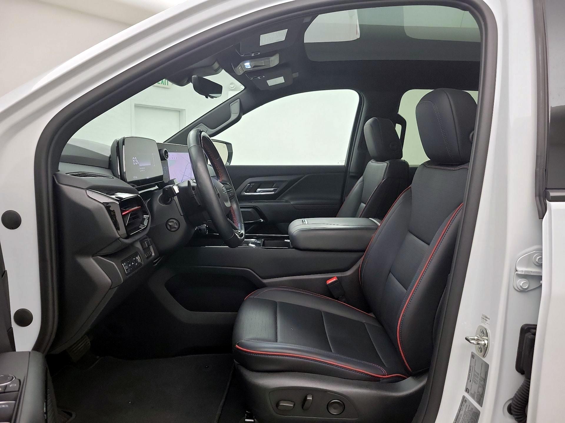 Thumbnail: 2024 Chevrolet Silverado EV - 11