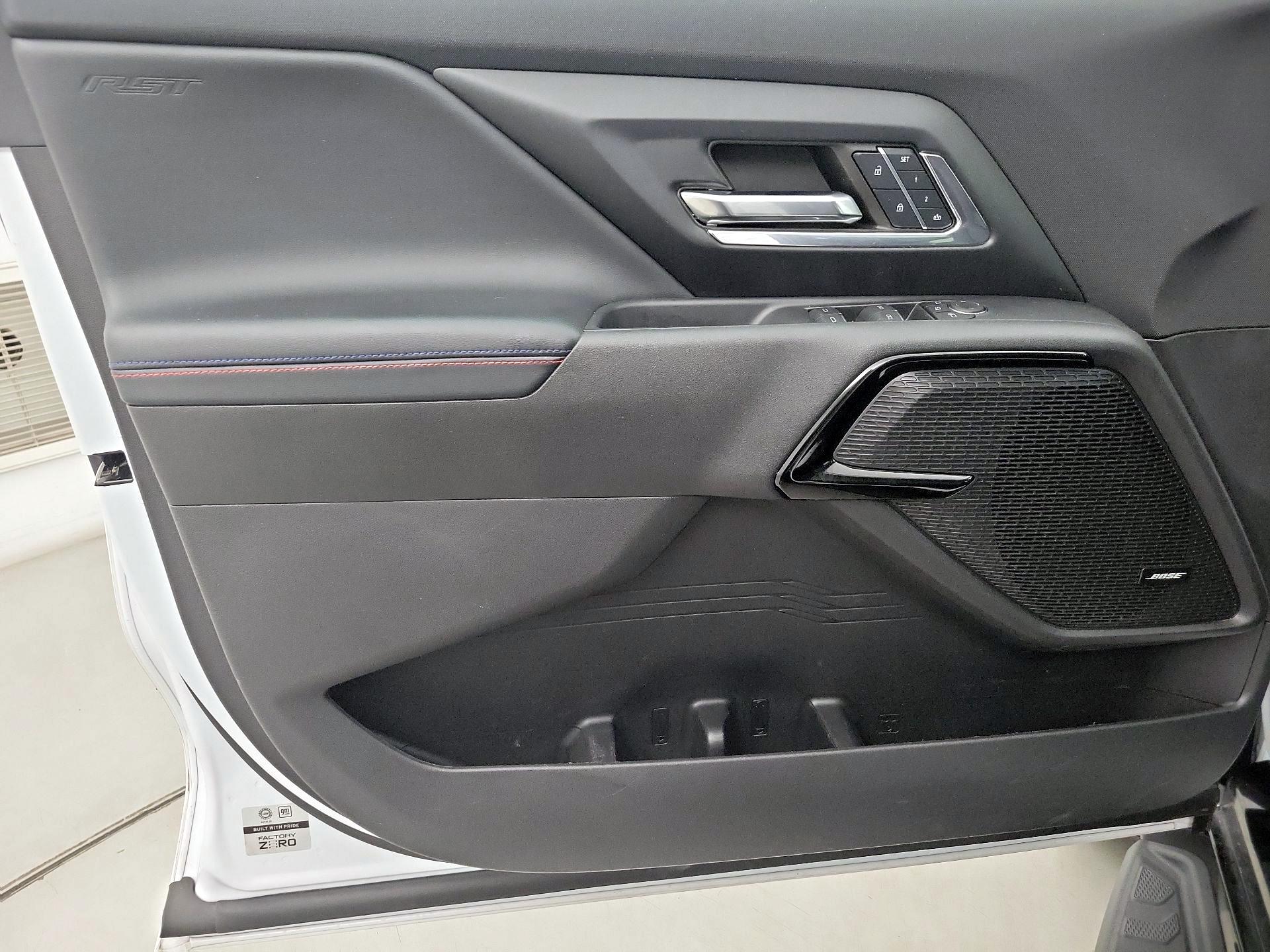 Thumbnail: 2024 Chevrolet Silverado EV - 12