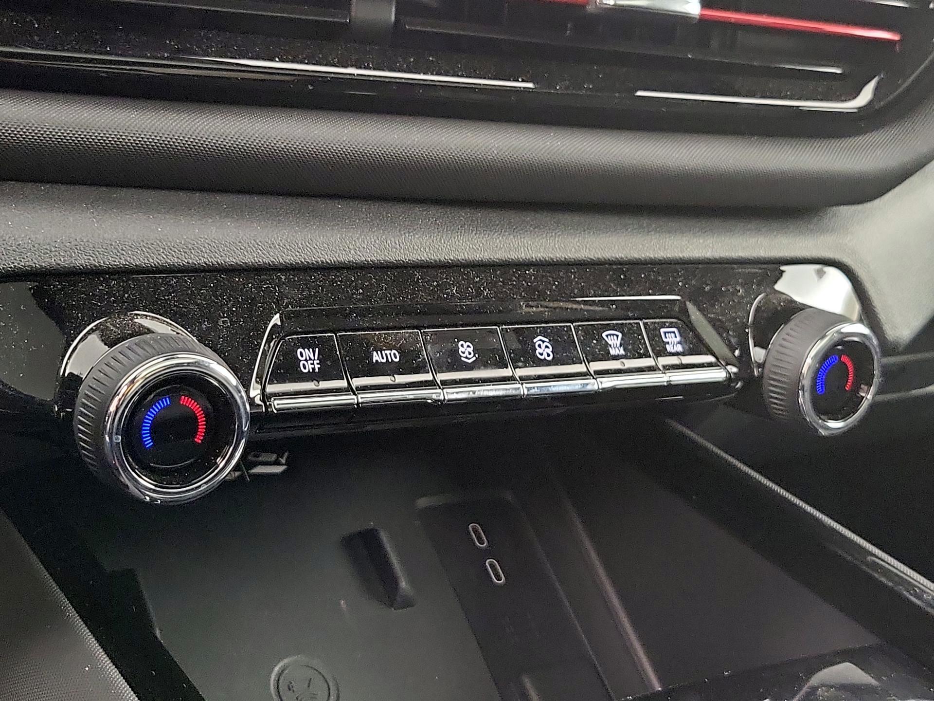 Thumbnail: 2024 Chevrolet Silverado EV - 17