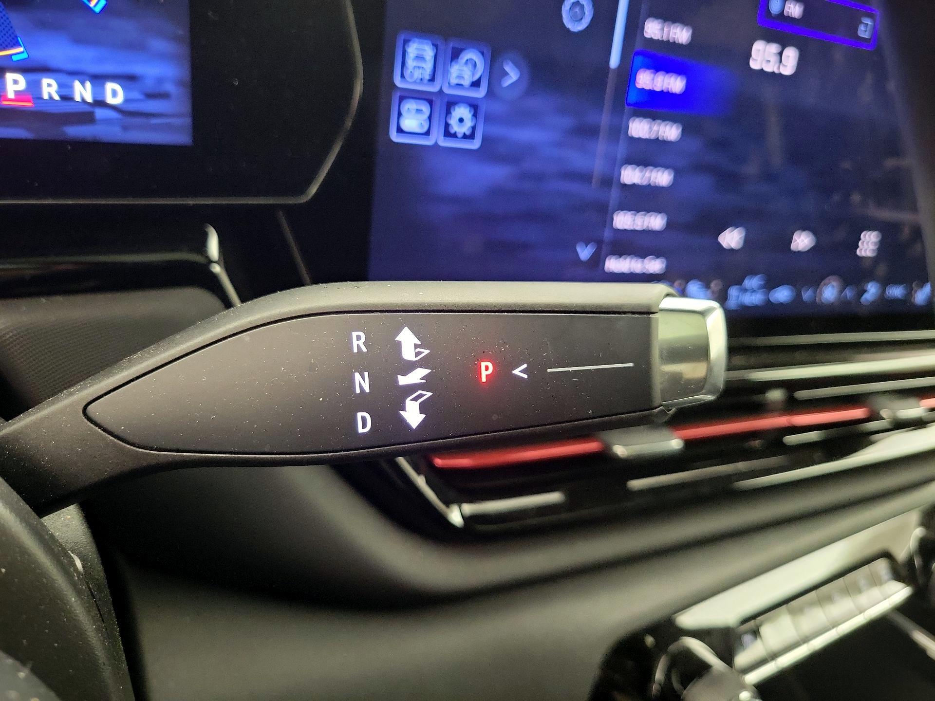 Thumbnail: 2024 Chevrolet Silverado EV - 18