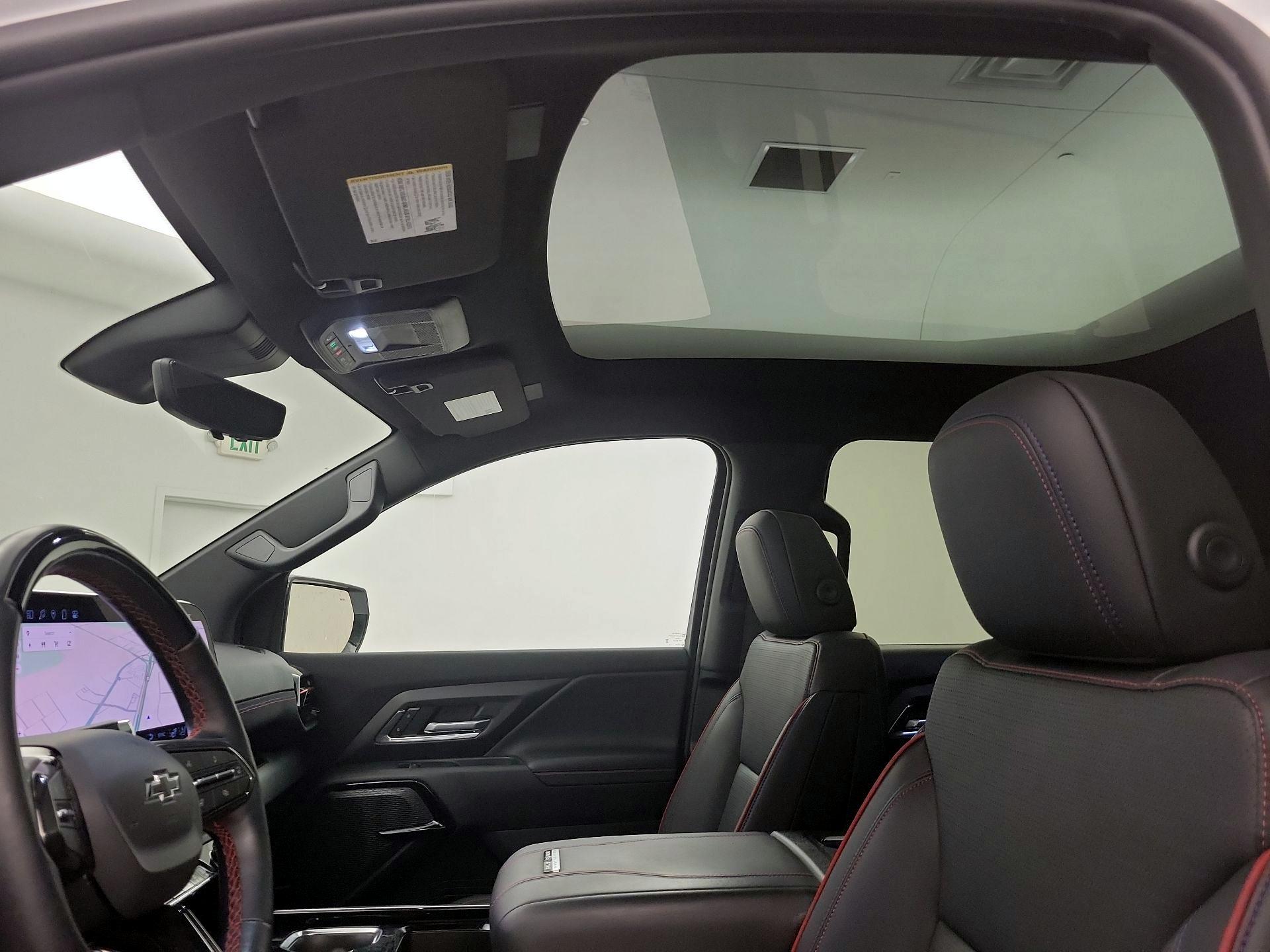 Thumbnail: 2024 Chevrolet Silverado EV - 20