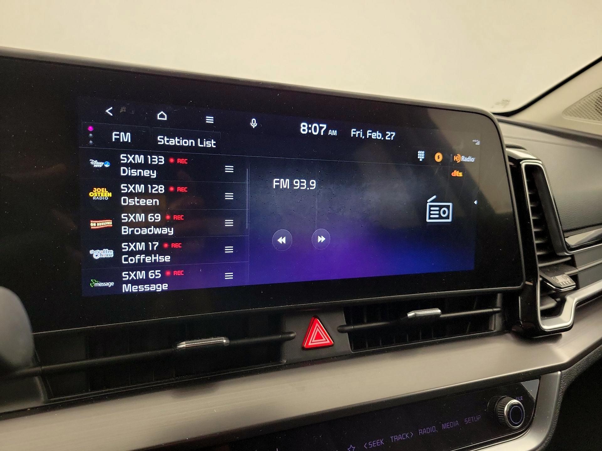 Thumbnail: 2023 Kia Sportage - 16