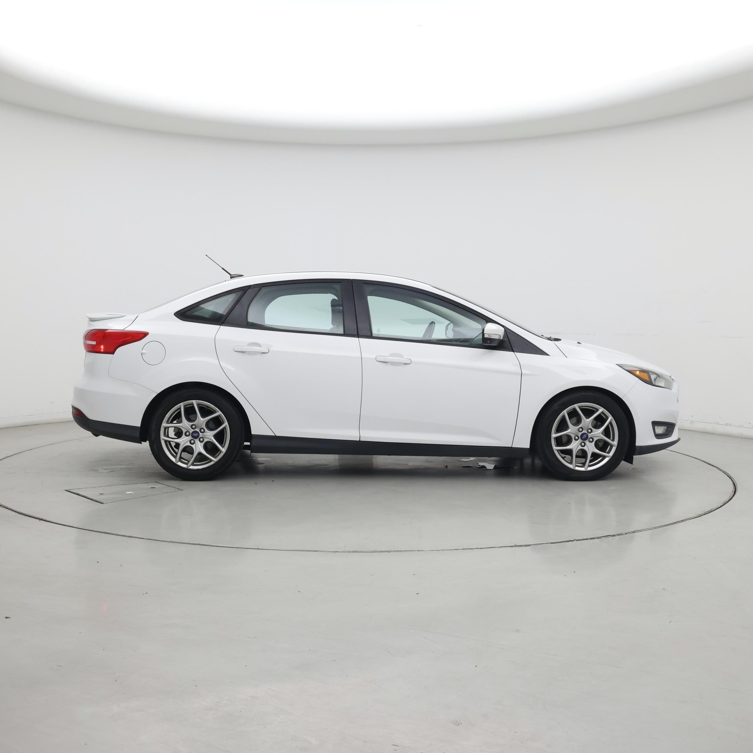 Thumbnail: 2015 Ford Focus - 7