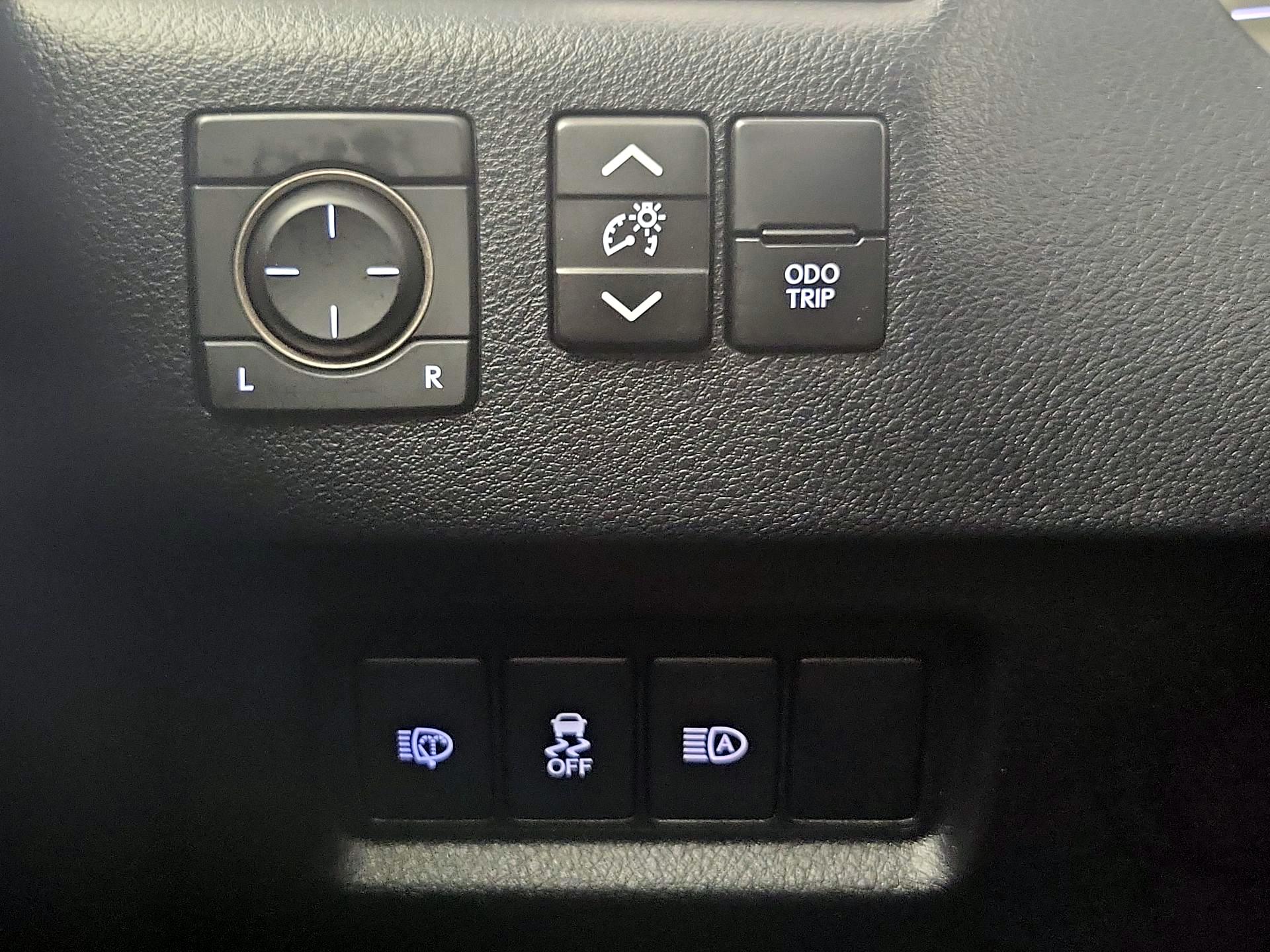 Thumbnail: 2020 Lexus GX - 13