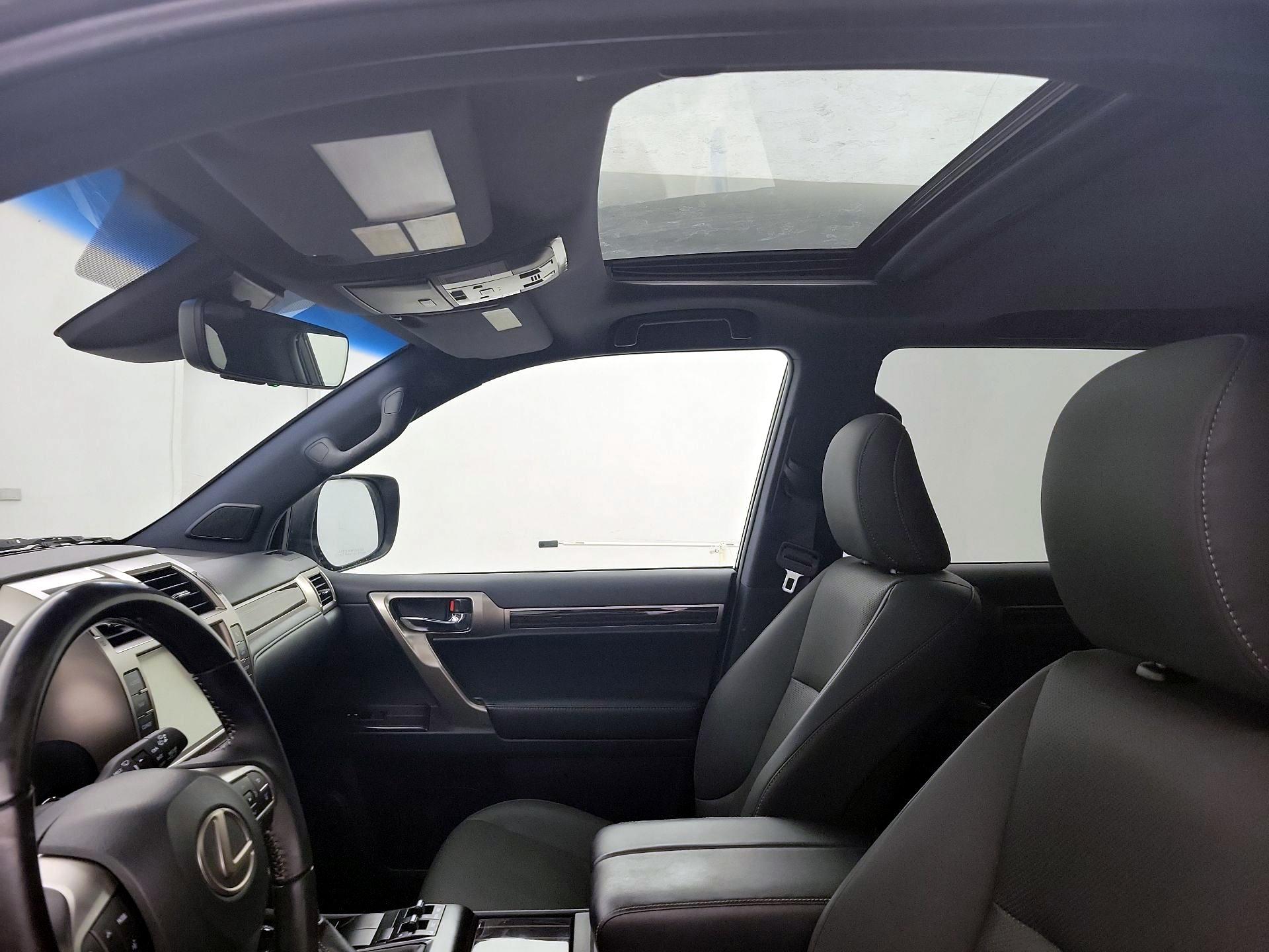 Thumbnail: 2020 Lexus GX - 20