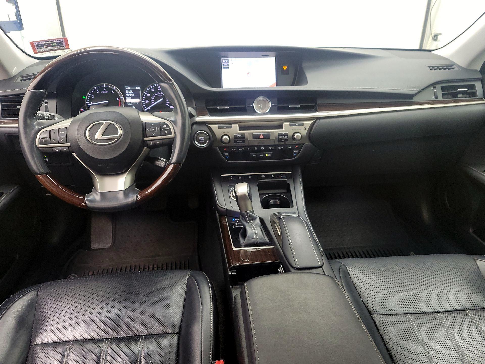 Thumbnail: 2018 Lexus ES - 9