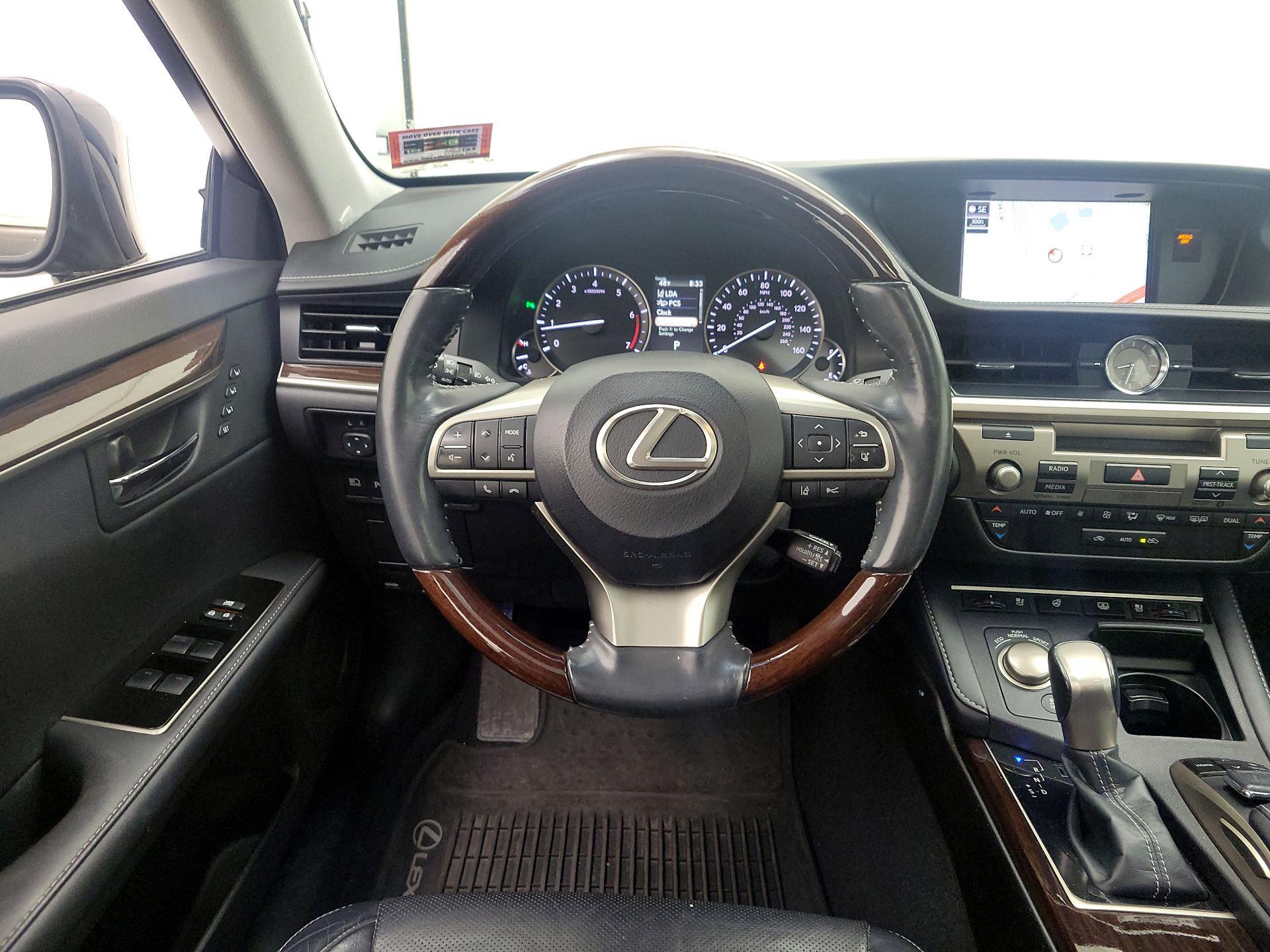 Thumbnail: 2018 Lexus ES - 10