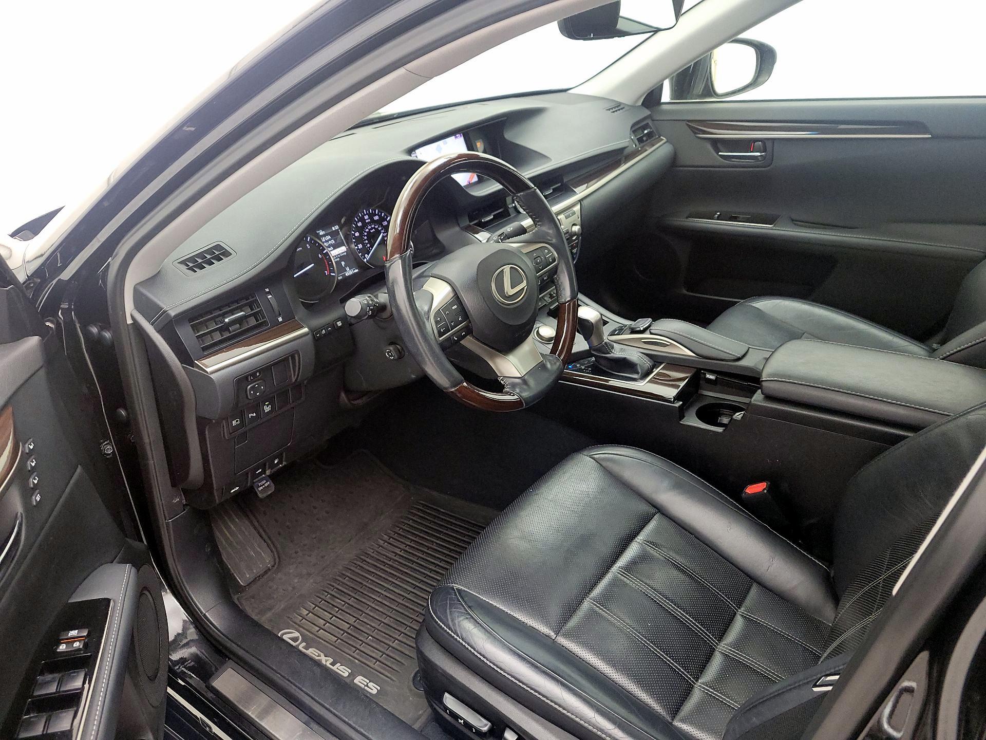 Thumbnail: 2018 Lexus ES - 11