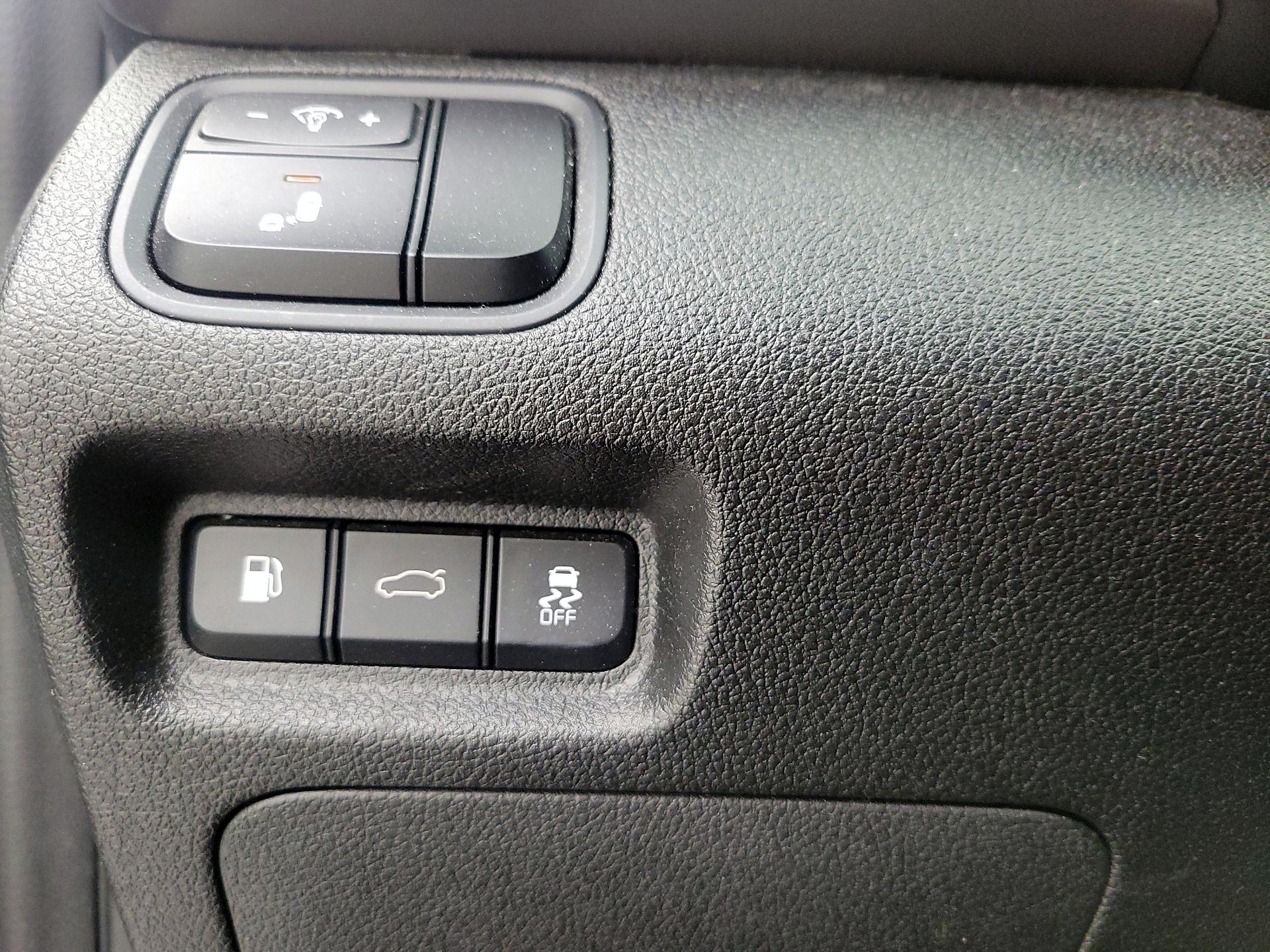 Thumbnail: 2018 Kia Optima - 13