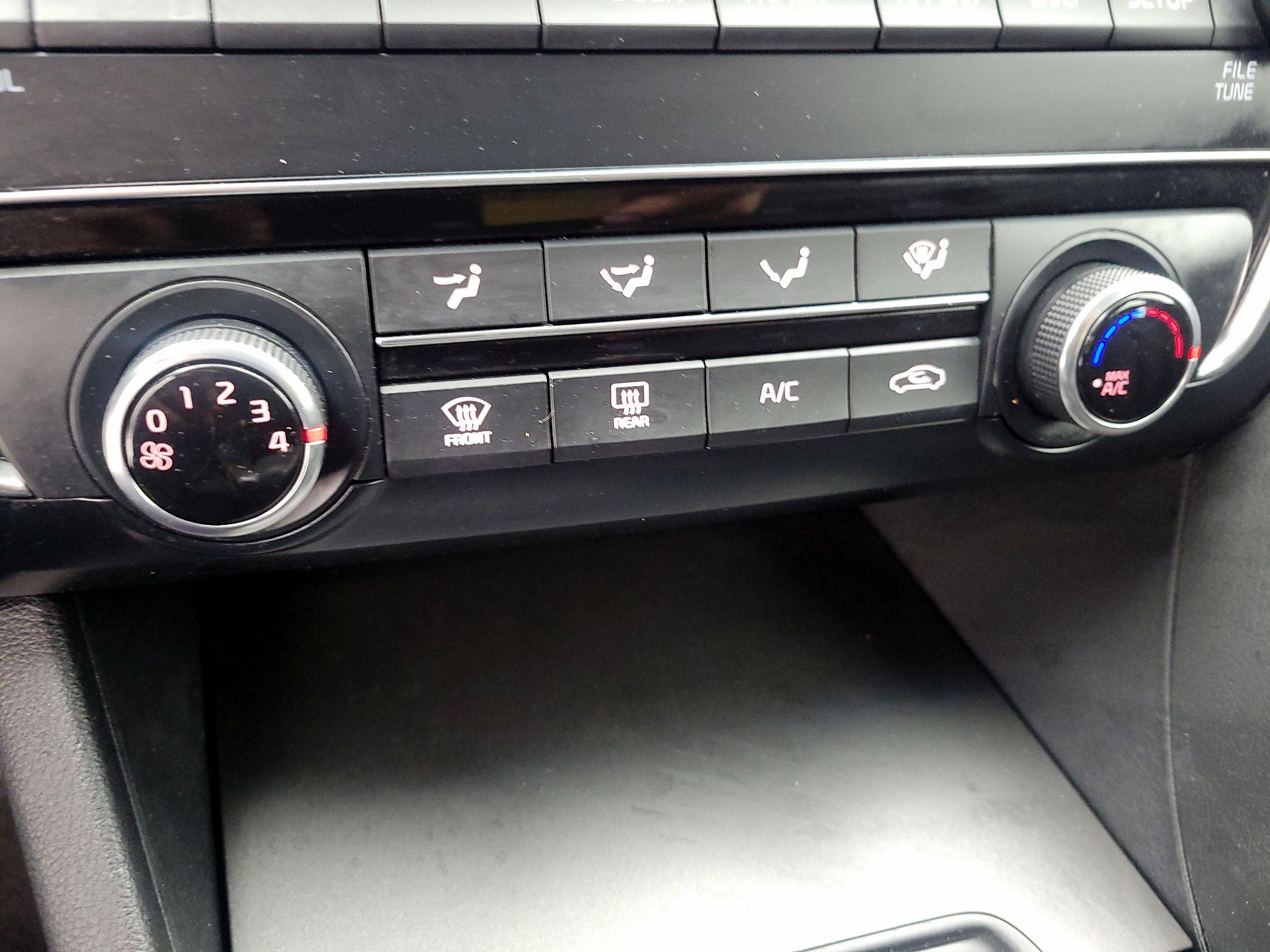 Thumbnail: 2018 Kia Optima - 16