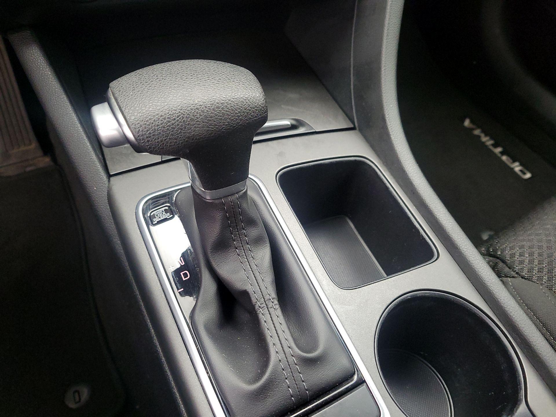 Thumbnail: 2018 Kia Optima - 17