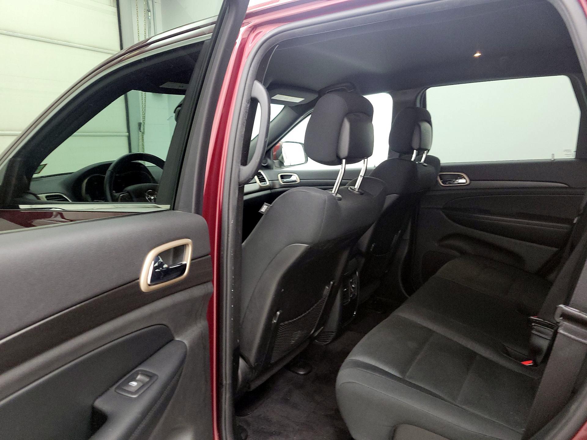 Thumbnail: 2016 Jeep Grand Cherokee - 19